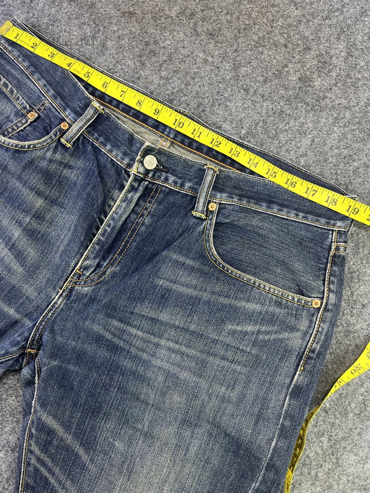 Vintage Levis 504 Ripped Jeans - J920
