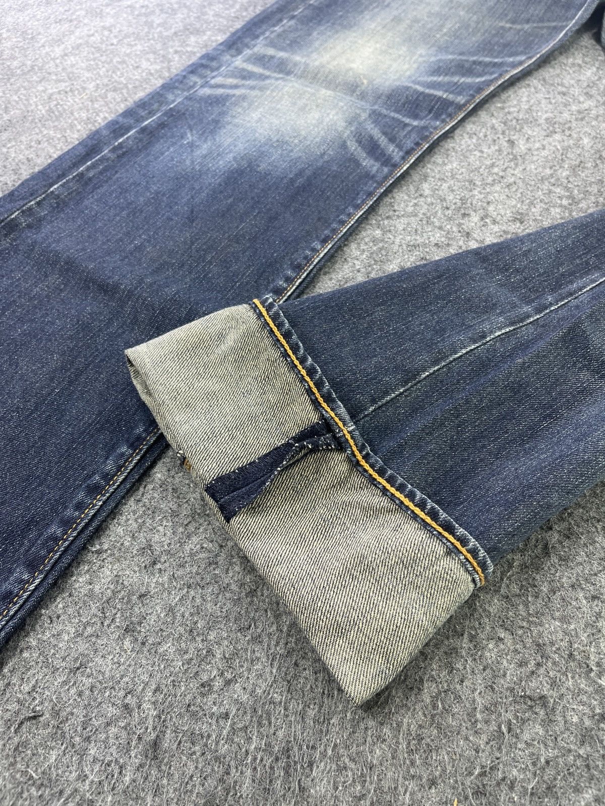 Vintage Levis 504 Ripped Jeans - J920