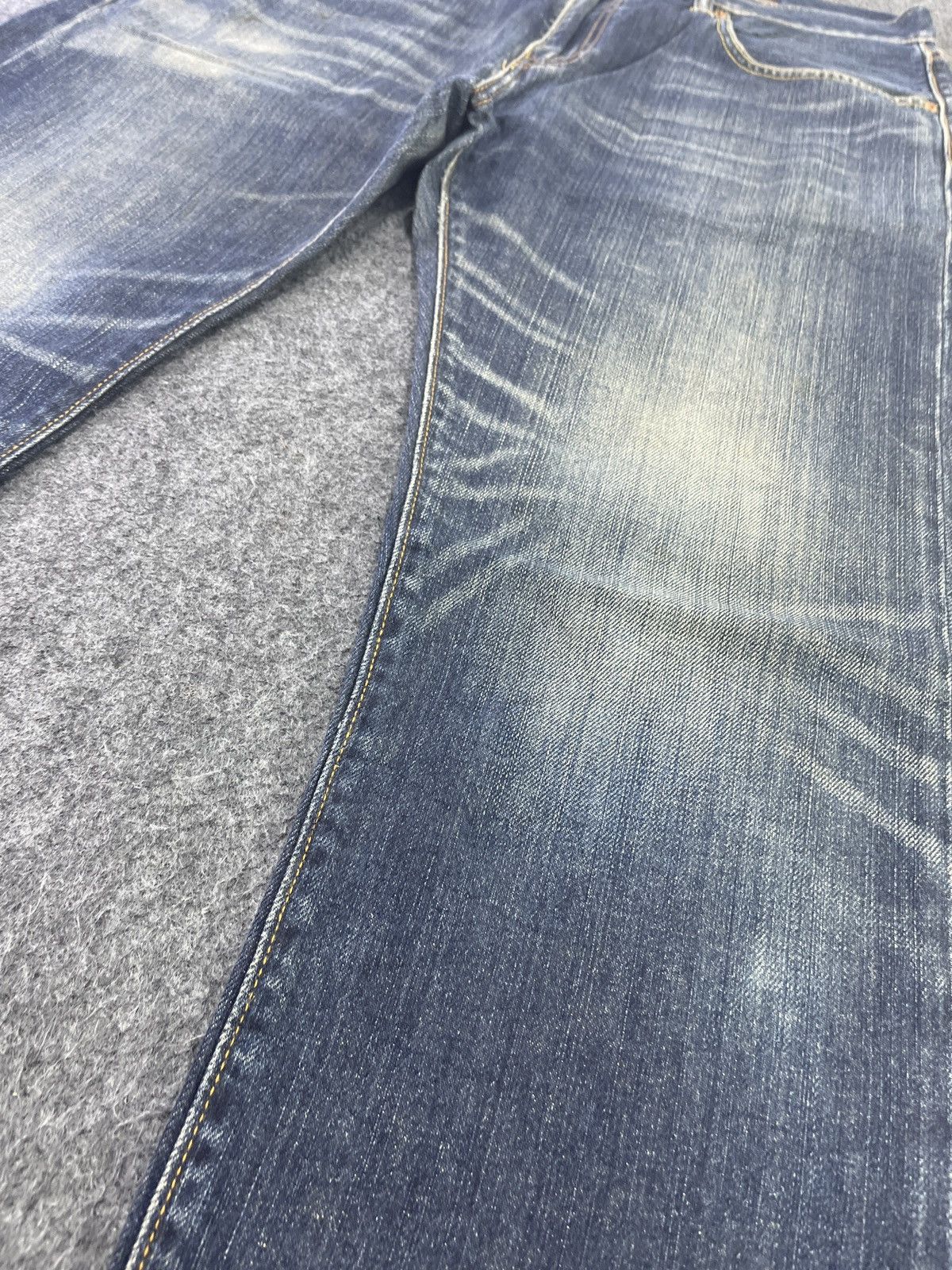 Vintage Levis 504 Ripped Jeans - J920