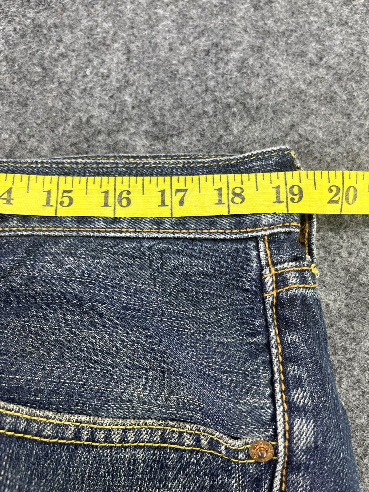 Vintage Levis 504 Ripped Jeans - J920