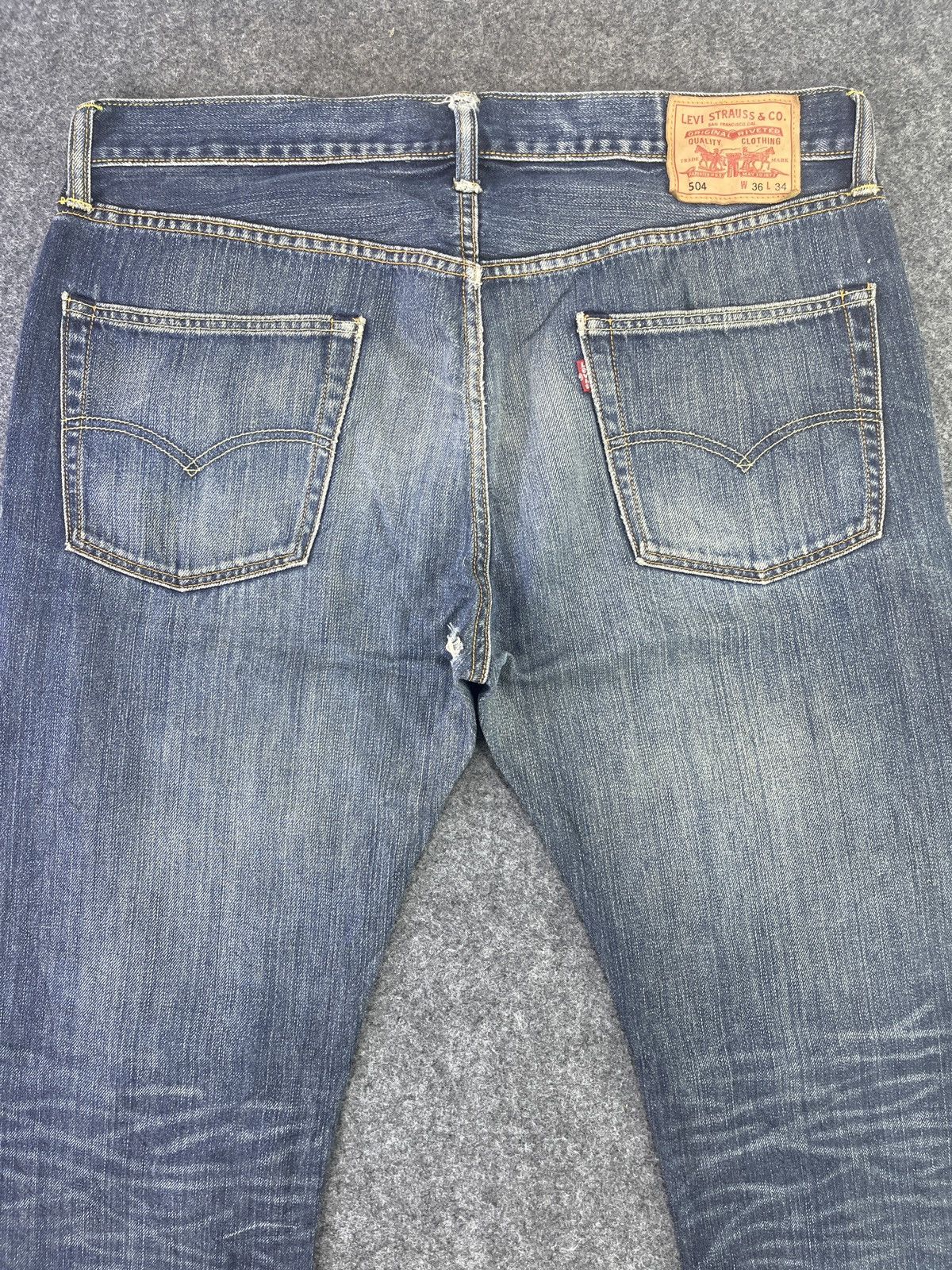 Vintage Levis 504 Ripped Jeans - J920