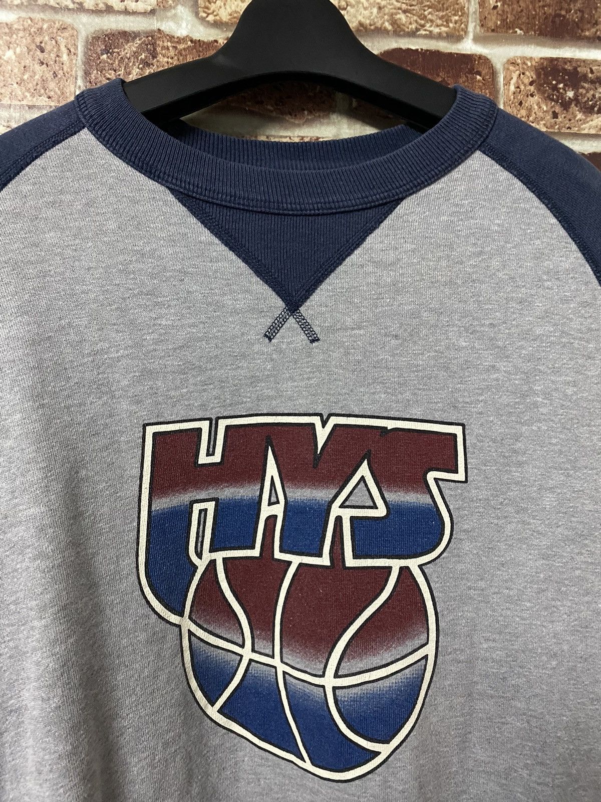 Hysteric Glamour 🔥VINTAGE HYSTERIC BASKETBALL SWEATER Size US M / EU 48-50 / 2 - 4 Thumbnail
