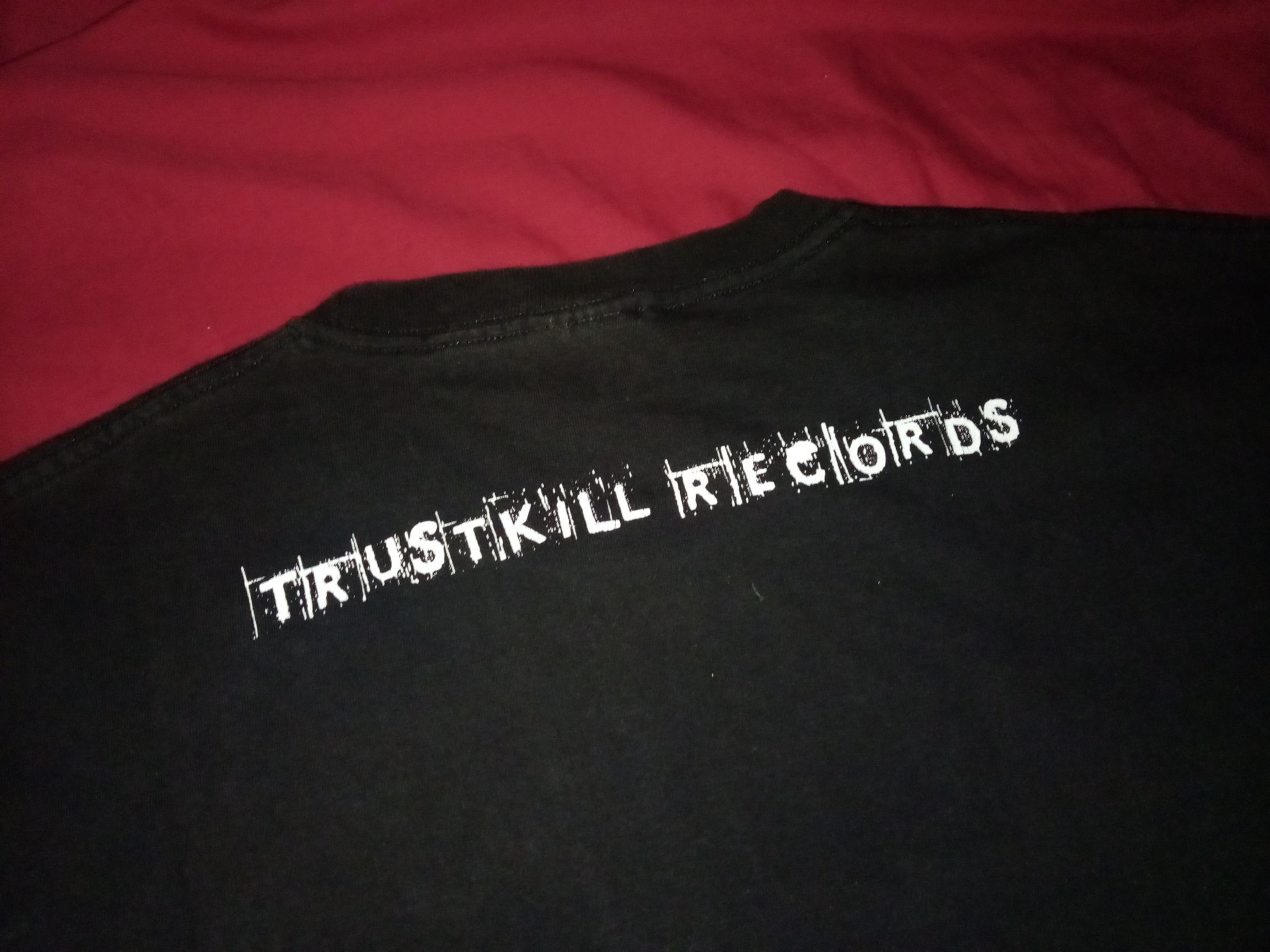 Band Tees Vtg 2000s Bleeding Through tshirt metalcore emo hardcore Size US L / EU 52-54 / 3 - 4 Thumbnail