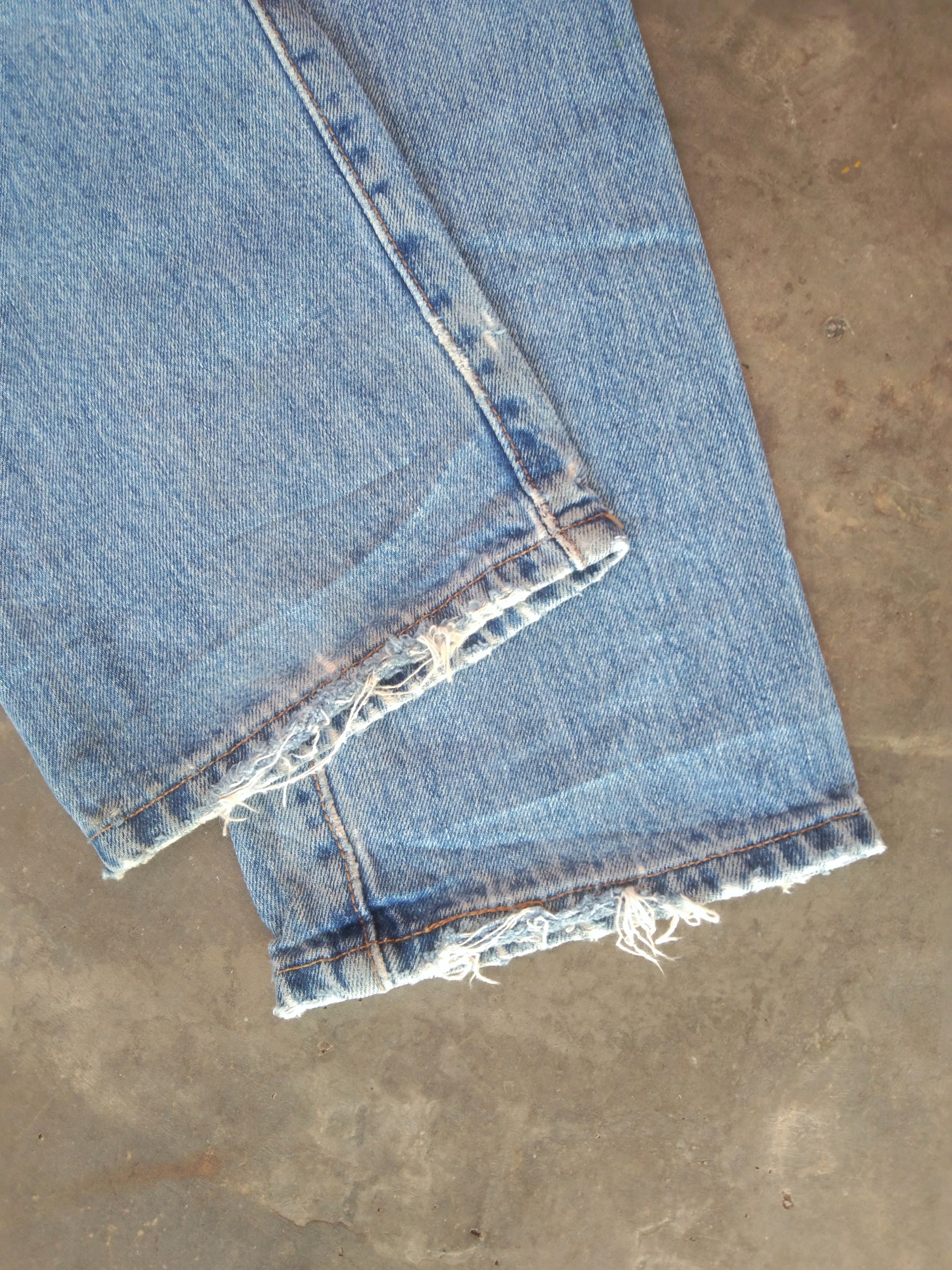 Levi's × Vintage Vintage Levis 501 Light Wash Distressed Jeans 27x31 Size US 27 - 3 Thumbnail