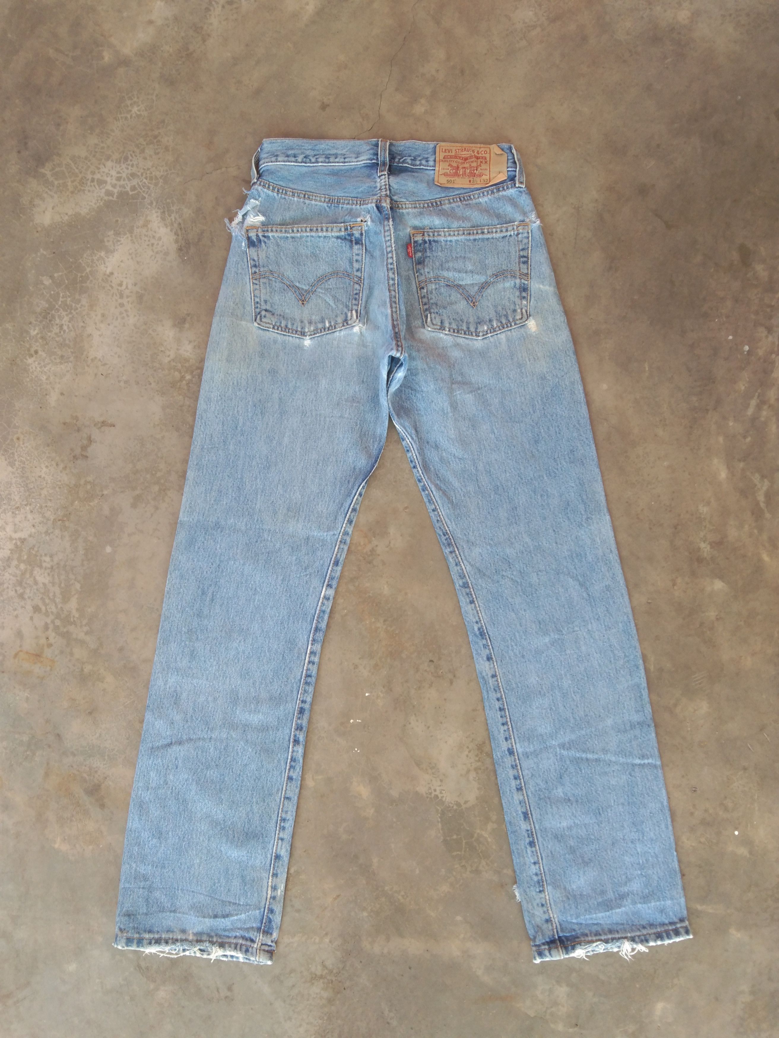 Levi's × Vintage Vintage Levis 501 Light Wash Distressed Jeans 27x31 Size US 27 - 2 Thumbnail
