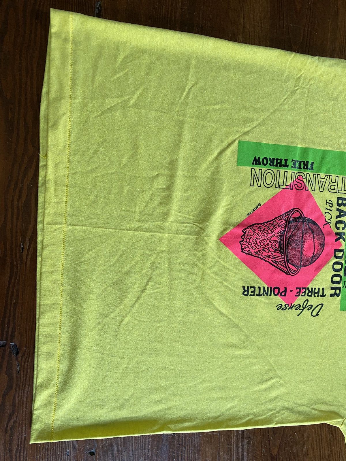 Vintage Vintage 1990 Basketball Theme Single Stitch Screen Stars Tee Size US L / EU 52-54 / 3 - 8 Thumbnail