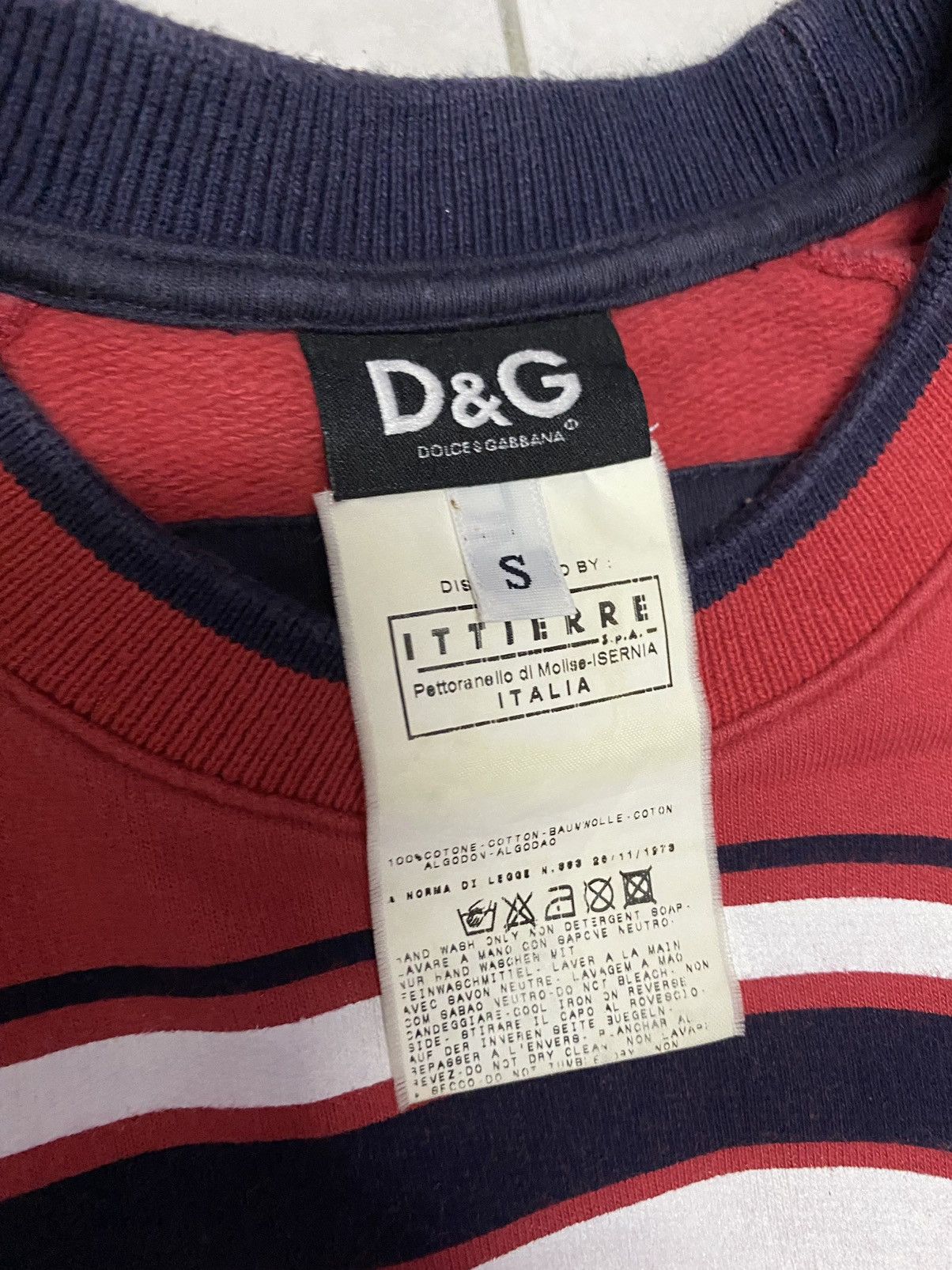 DG side tape logo red sweatshirt