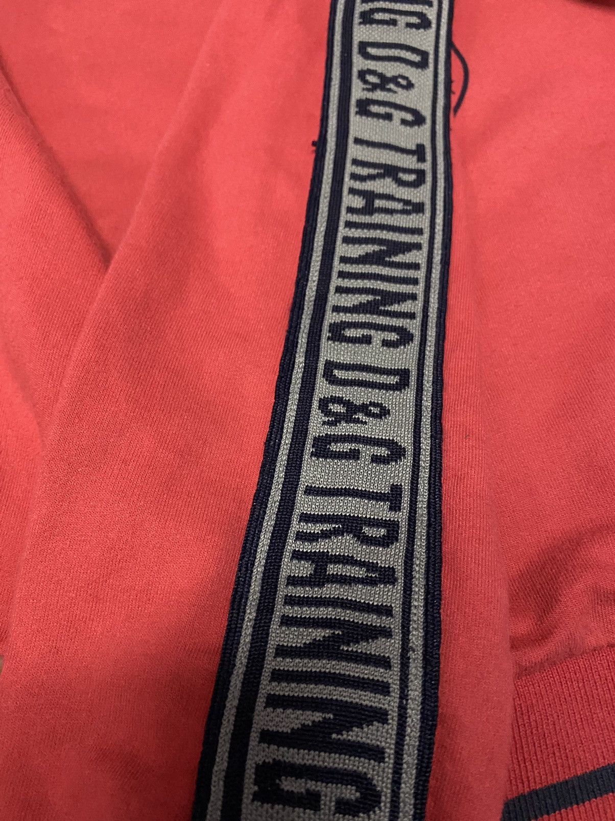 DG side tape logo red sweatshirt