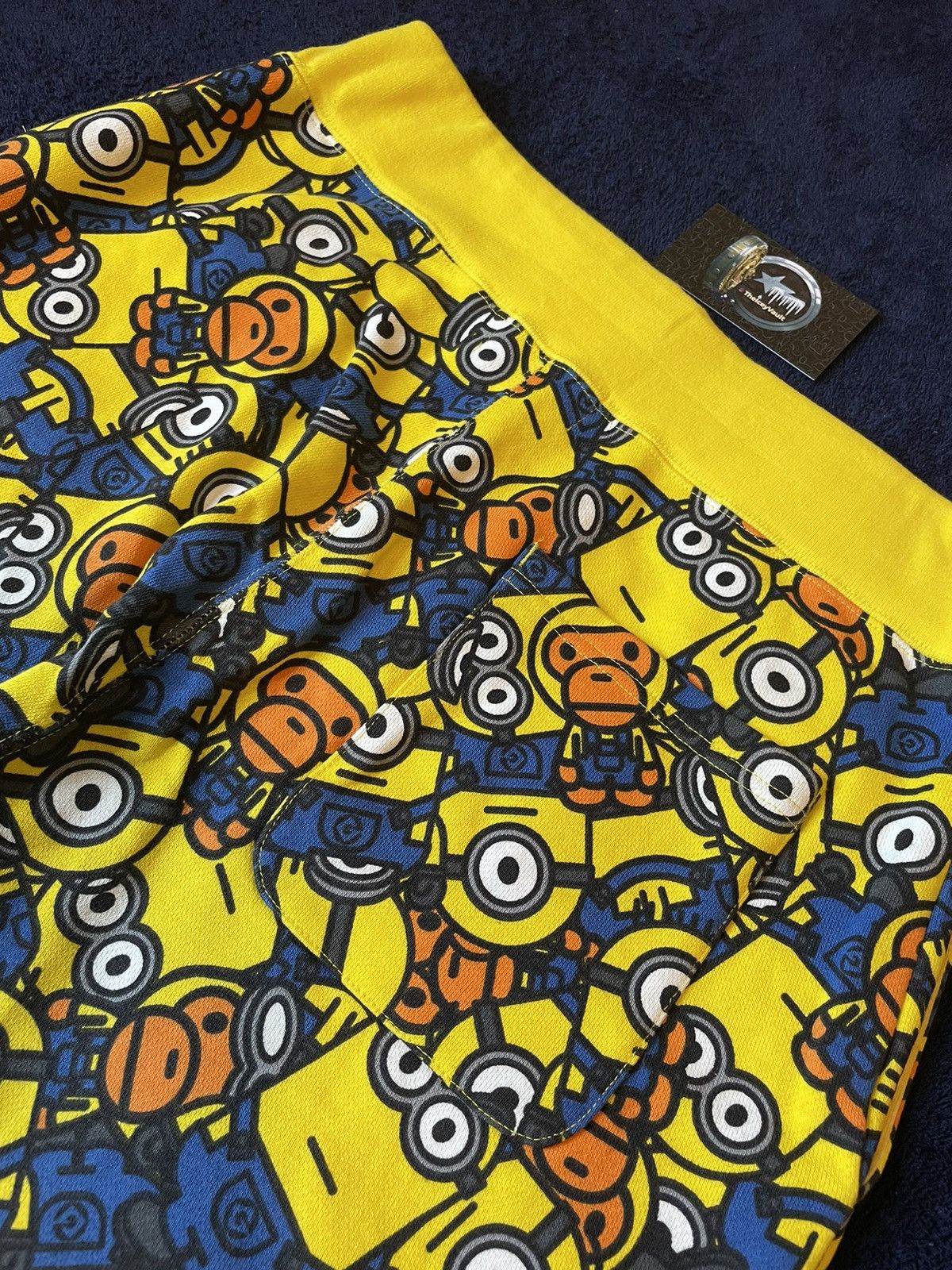 Bape Bape x Minions Baby Milo Sweat Shorts Size US 30 / EU 46 - 4 Thumbnail
