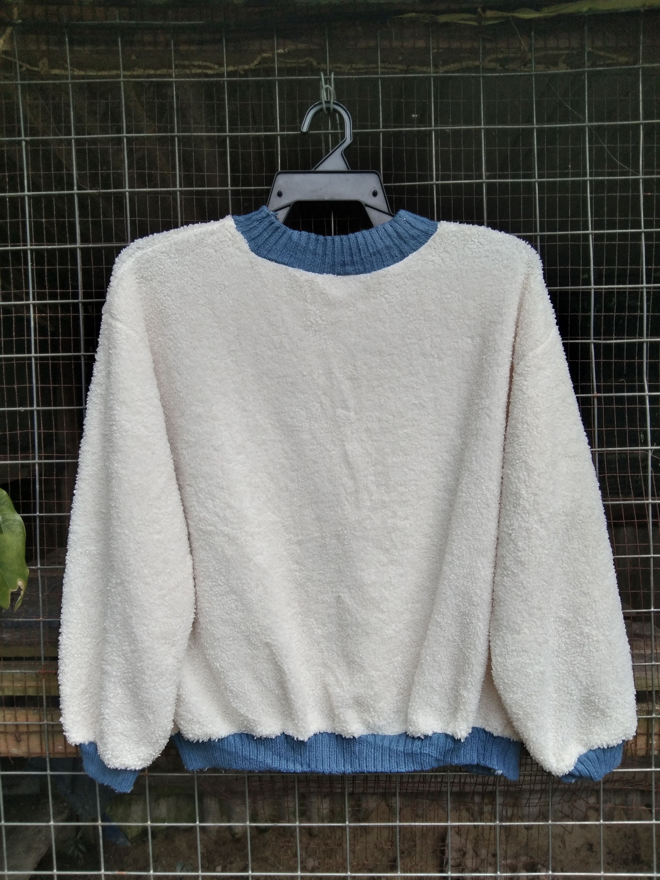 Aran Isles Knitwear × Japanese Brand WOMEN'S FLUFFY YARN FLEECE CREWNECK SWEATER Size S / US 4 / IT 40 - 2 Thumbnail