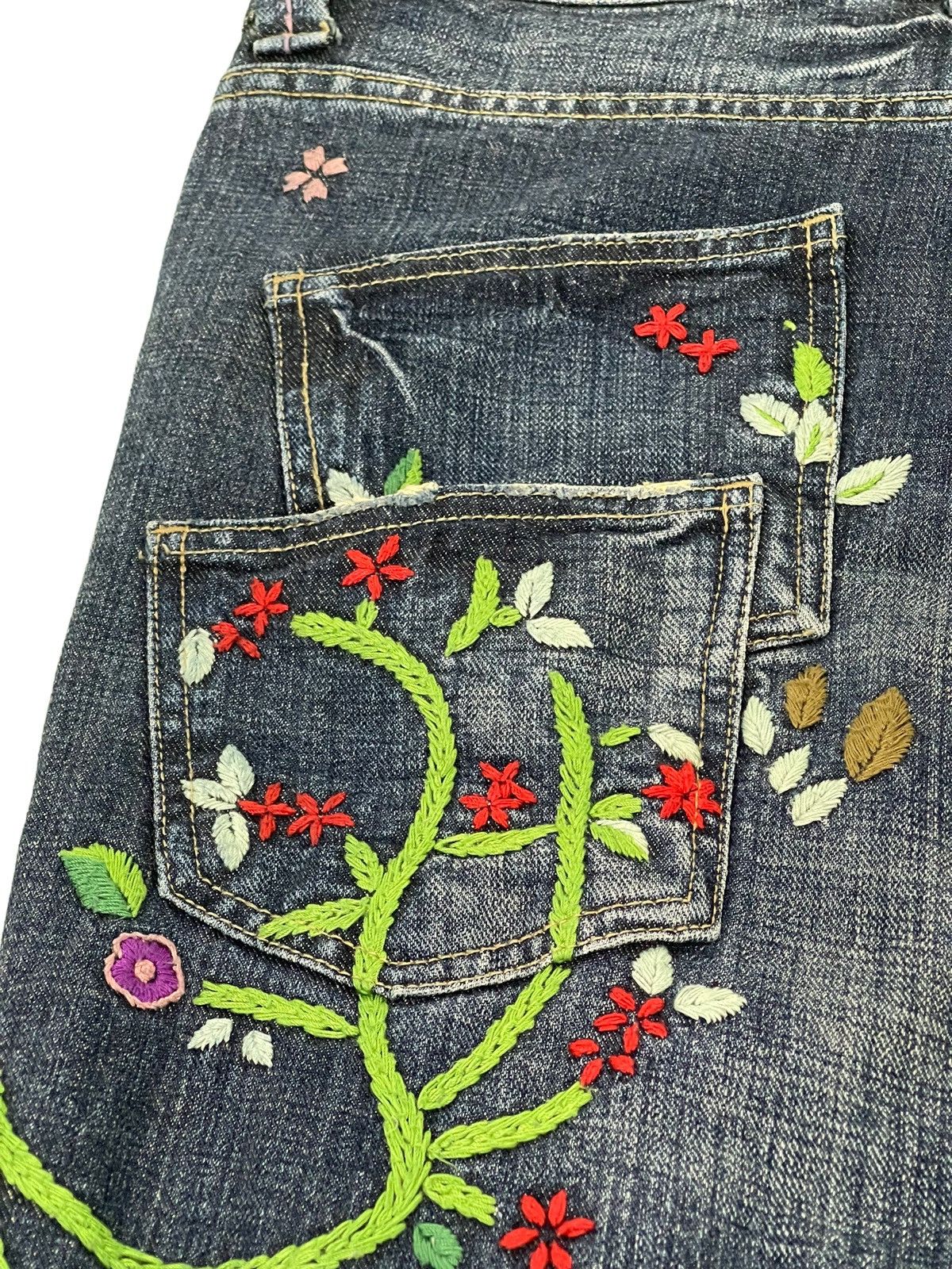 Japanese Brand Embroydery Jeans As Know As De Base Low Rise Denim 5🟦1 Size US 31 - 9 Thumbnail