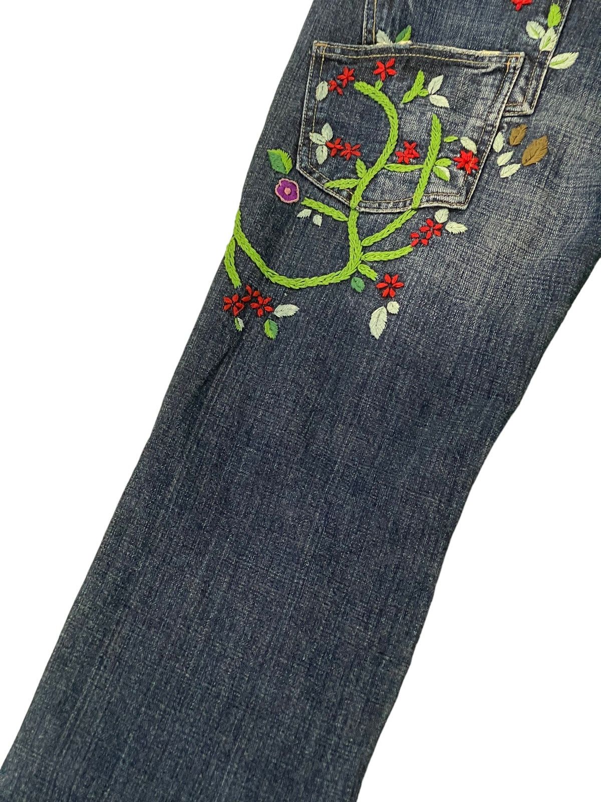 Japanese Brand Embroydery Jeans As Know As De Base Low Rise Denim 5🟦1 Size US 31 - 7 Thumbnail