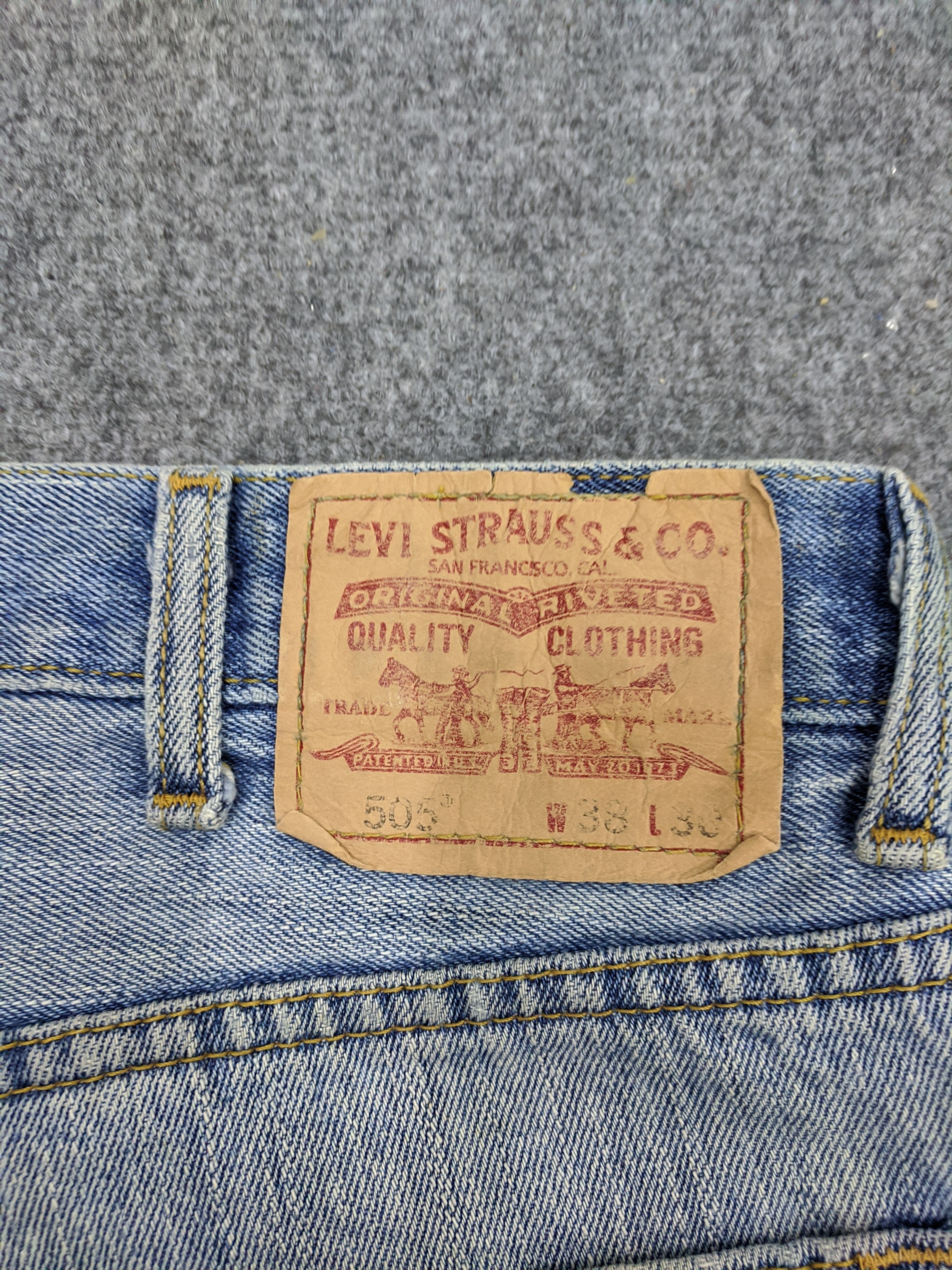 Vintage Levis 505 Faded Blue Jeans DP0698