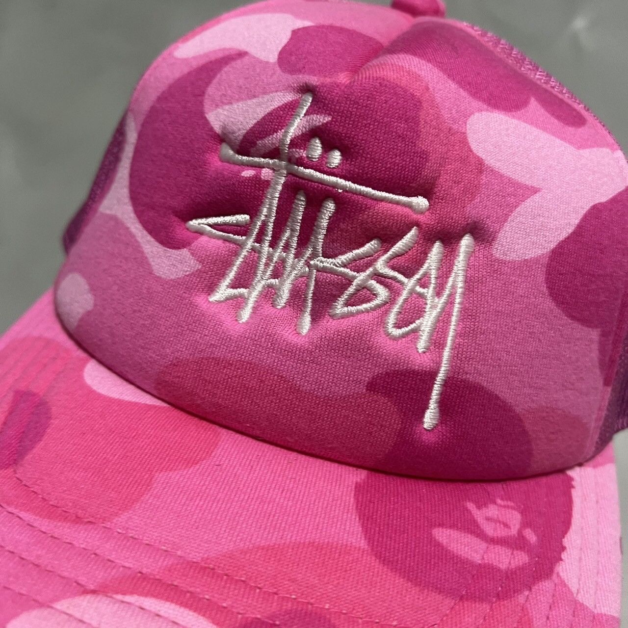 STUSSY x BAPE トラッカーキャップ PINK★関税込 s_wp_634ea72232c1dcec4cb45278.webp