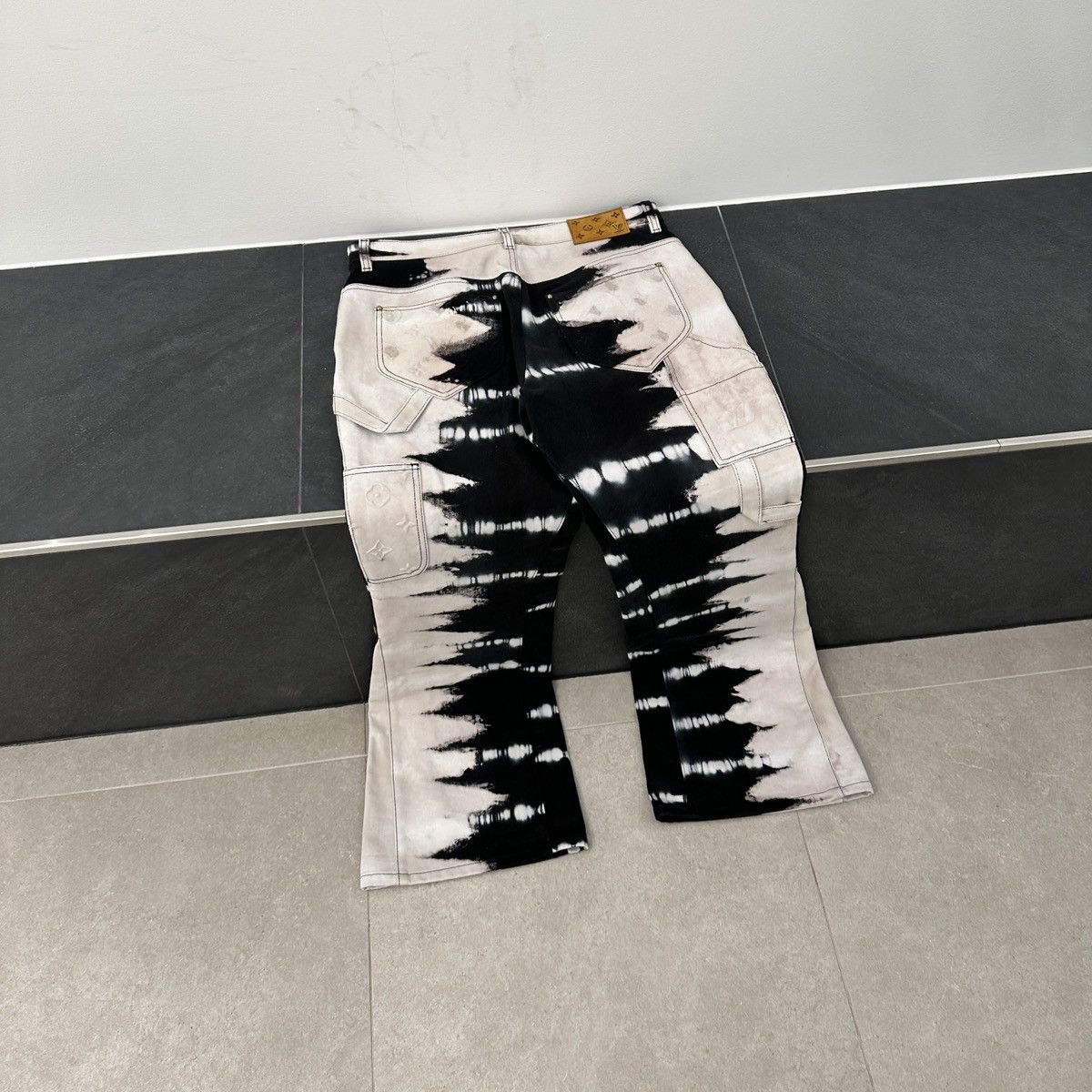 Louis Vuitton Louis Vuitton AW22 Tie Dye Carpenter Pants Runway Size US 33 - 3 Thumbnail
