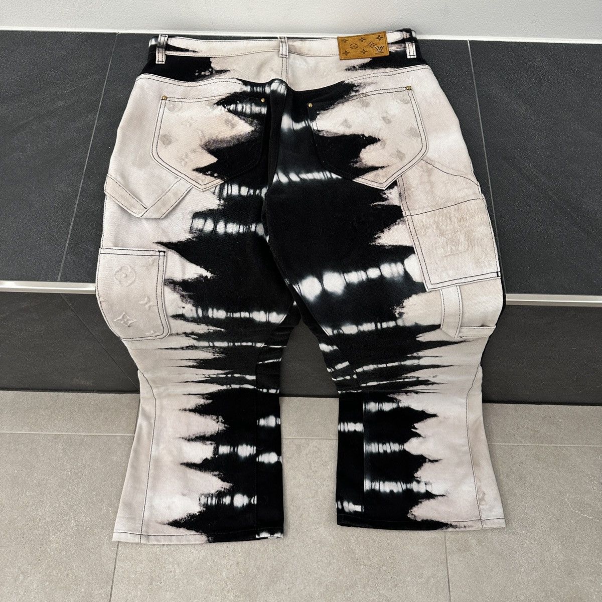 Louis Vuitton Louis Vuitton AW22 Tie Dye Carpenter Pants Runway Size US 33 - 5 Thumbnail