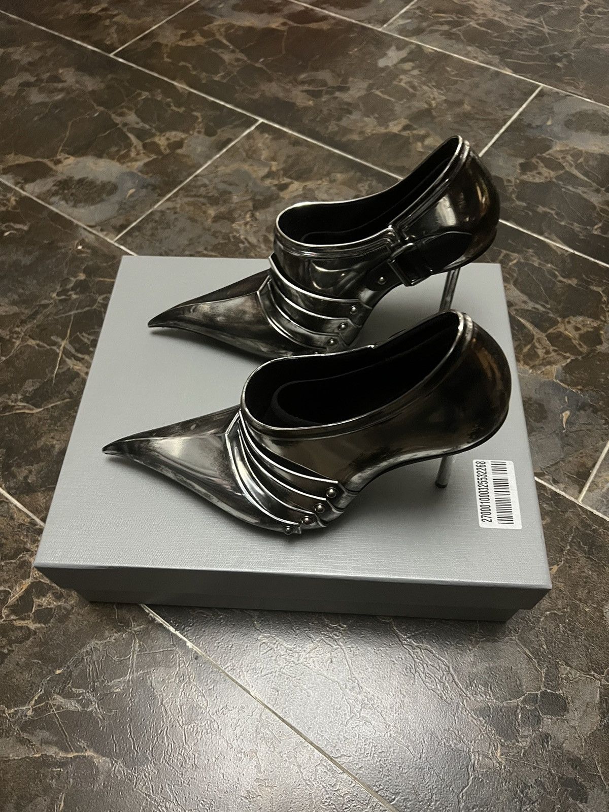 GRAIL* BALENCIAGA 1OF5 AW21 silver chevalier knight heels