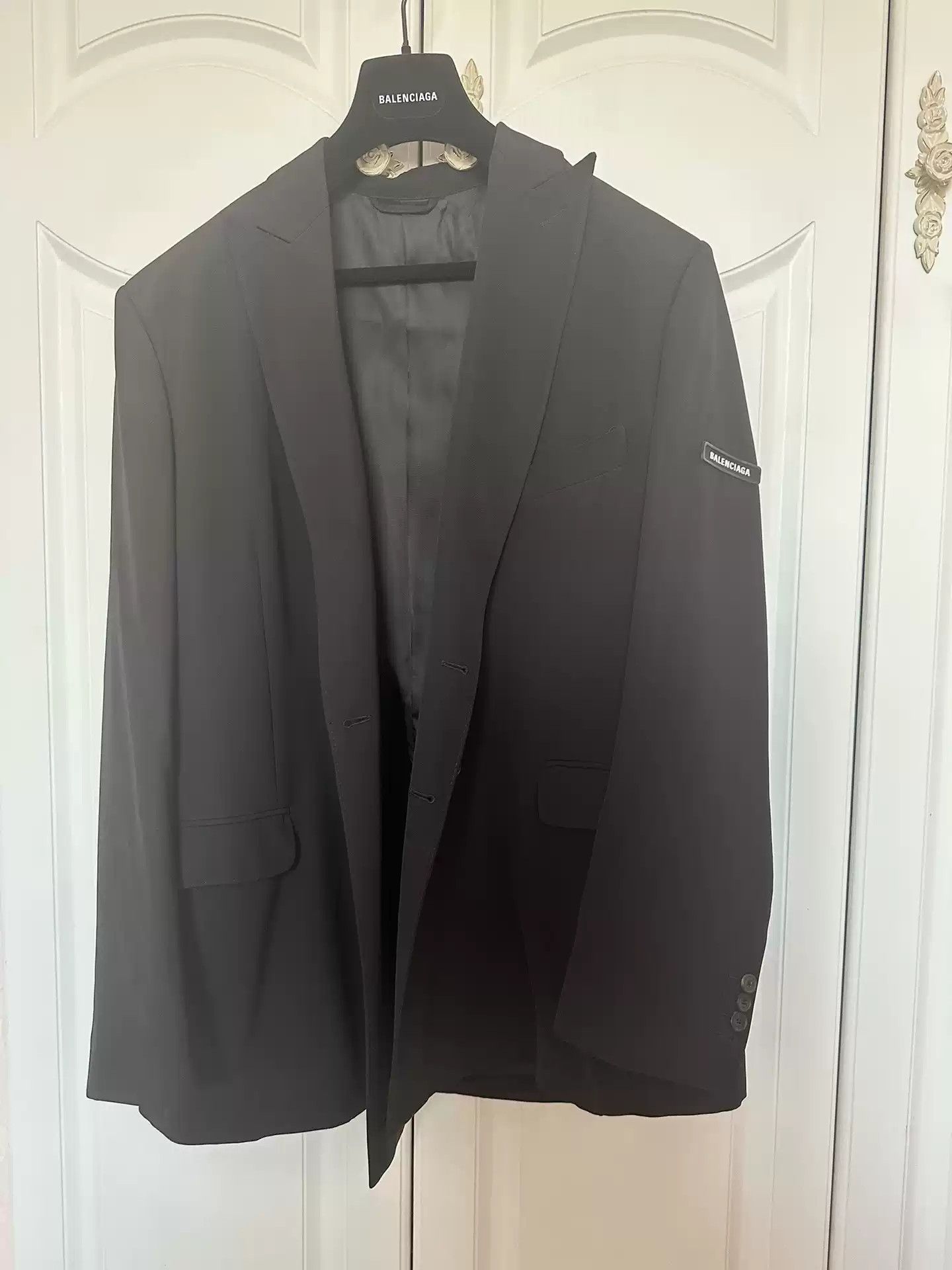 Balenciaga Balenciaga Sleeve Button Logo Suit Size US S / EU 44-46 / 1 - 2 Thumbnail