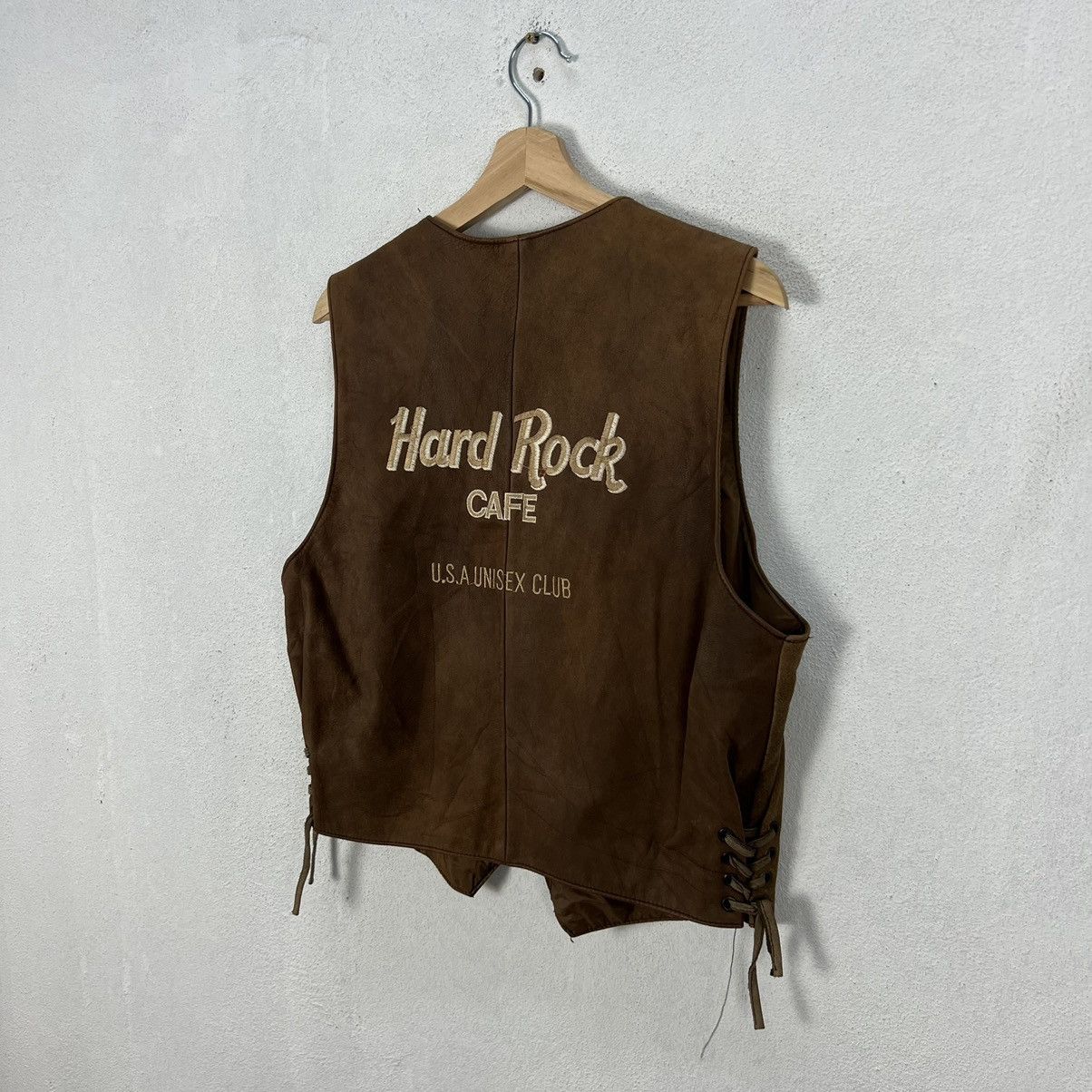 Hard Rock Cafe VINTAGE HARD ROCK CAFE USA UNISEX CLUB LEATHER VEST TANKTOP Size US M / EU 48-50 / 2 - 2 Thumbnail