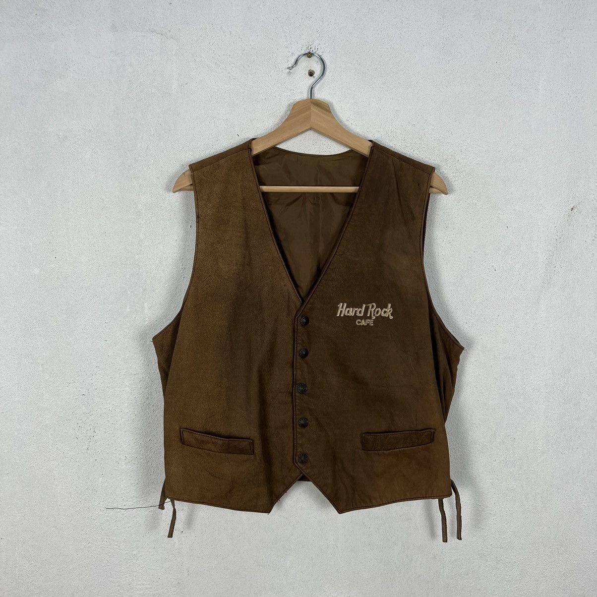 Hard Rock Cafe VINTAGE HARD ROCK CAFE USA UNISEX CLUB LEATHER VEST TANKTOP Size US M / EU 48-50 / 2 - 6 Thumbnail