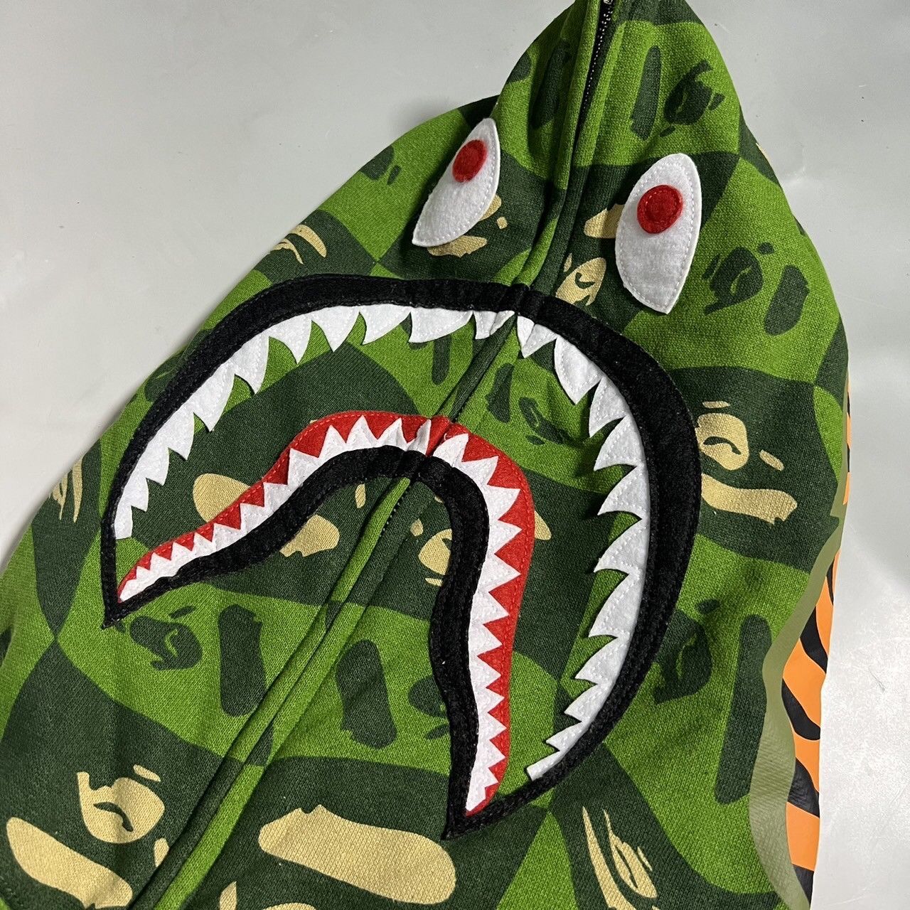 Bape Distortion Shark Relaxed Fit Full Zip Hoodie Size US XL / EU 56 / 4 - 2 Thumbnail