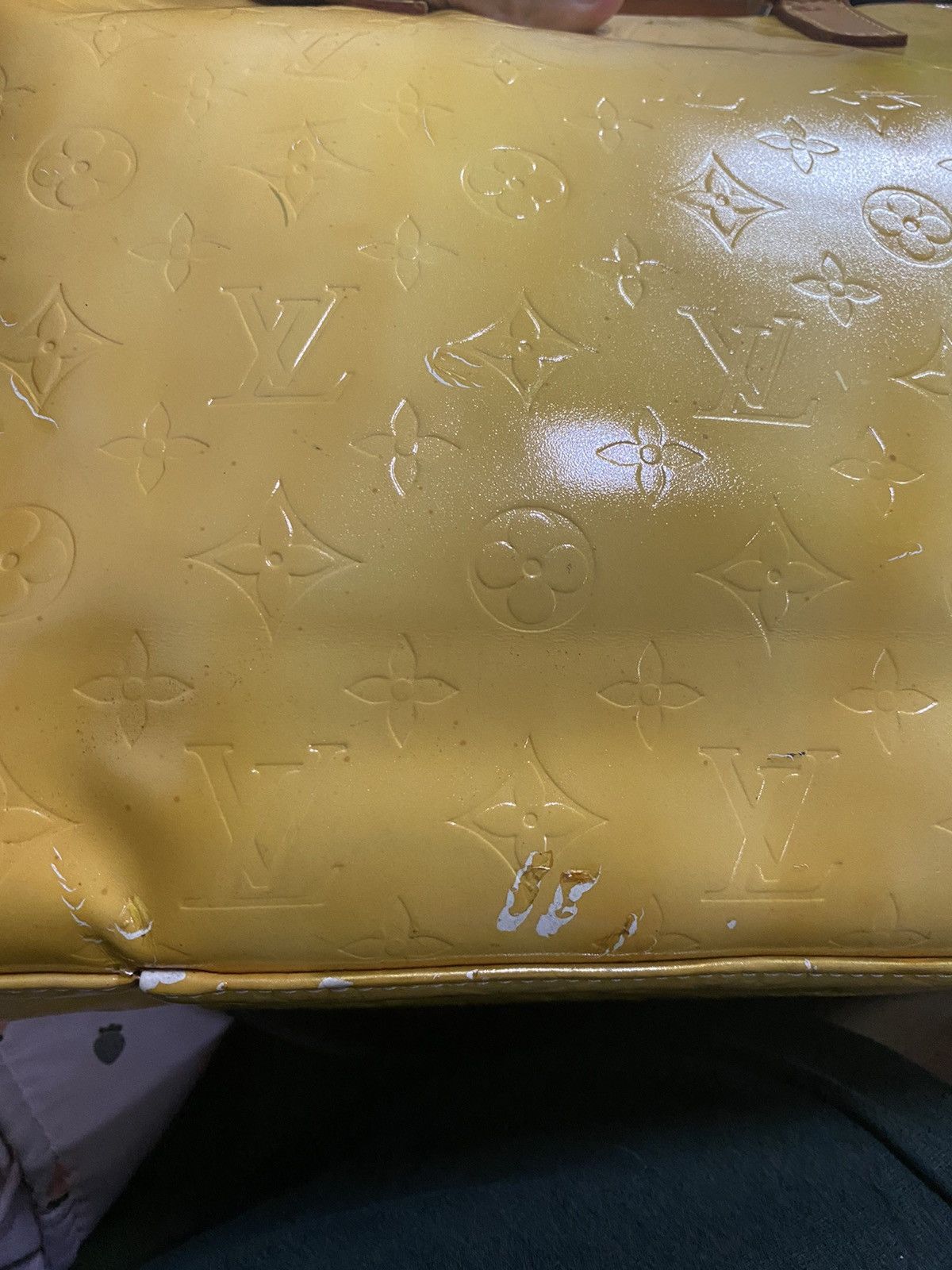 Louis Vuitton Authentic Louis Vuitton Tote Yellow Vernis DEFECTED Size ONE SIZE - 4 Thumbnail