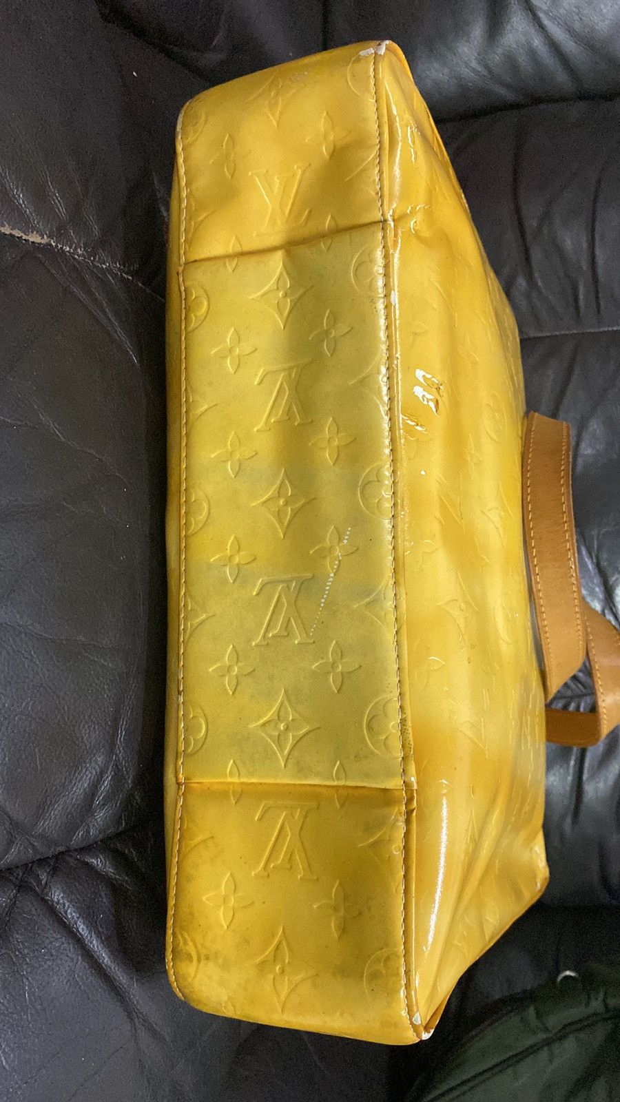Louis Vuitton Authentic Louis Vuitton Tote Yellow Vernis DEFECTED Size ONE SIZE - 9 Thumbnail