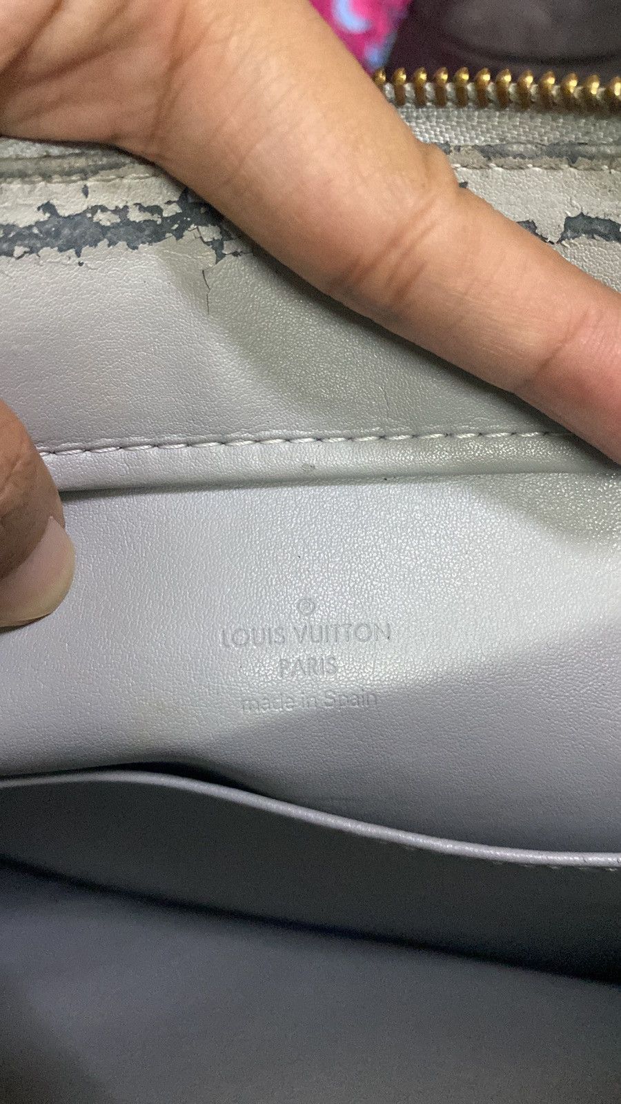 Louis Vuitton Authentic Louis Vuitton Tote Yellow Vernis DEFECTED Size ONE SIZE - 14 Thumbnail