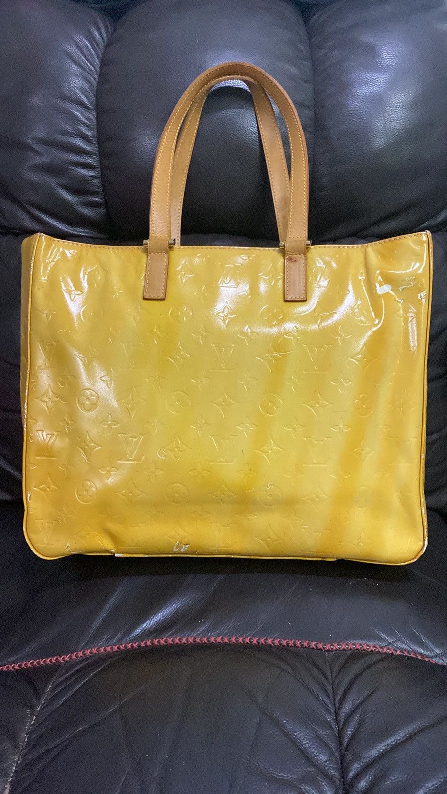 Louis Vuitton Authentic Louis Vuitton Tote Yellow Vernis DEFECTED Size ONE SIZE - 2 Thumbnail