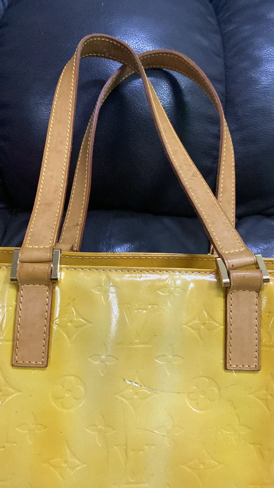 Louis Vuitton Authentic Louis Vuitton Tote Yellow Vernis DEFECTED Size ONE SIZE - 5 Thumbnail