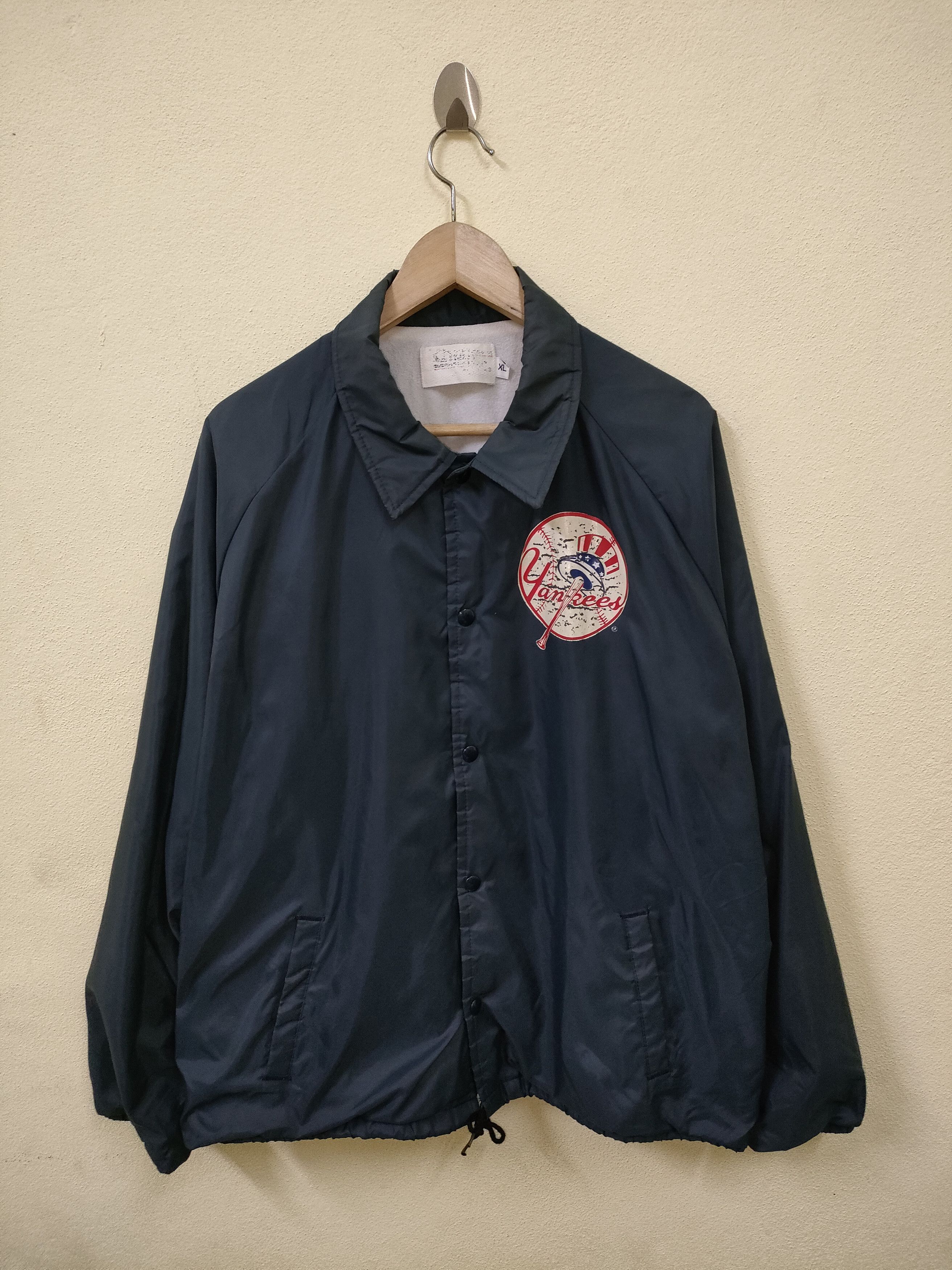 Chalk Line × New York Yankees × Vintage Vintage Chalk Line New York yankees Coach Jacket Size US XL / EU 56 / 4 - 1 Thumbnail