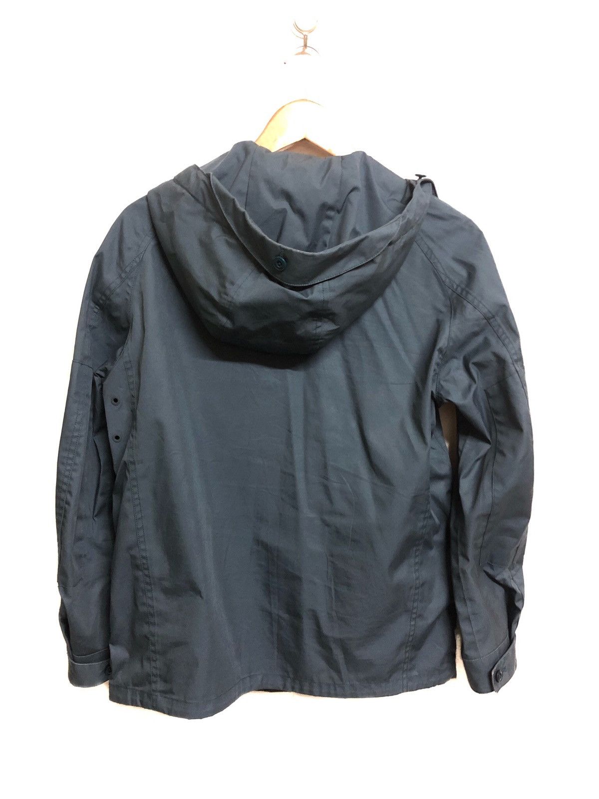 Lemaire × Uniqlo Rare🔥Uniqlo x Lemaire Waterproof button up jacket hoddie Size US S / EU 44-46 / 1 - 4 Thumbnail