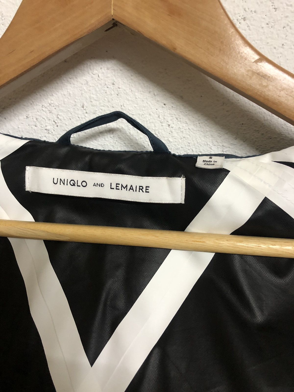 Lemaire × Uniqlo Rare🔥Uniqlo x Lemaire Waterproof button up jacket hoddie Size US S / EU 44-46 / 1 - 5 Thumbnail