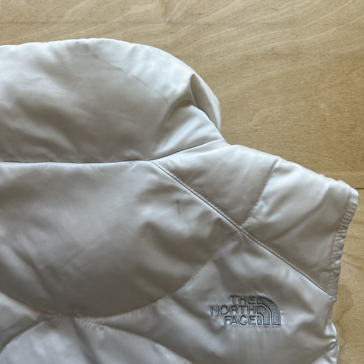 The North Face The North Face 550 Puffer Vest Women's Small White Full Zip Size S / US 4 / IT 40 - 6 Thumbnail