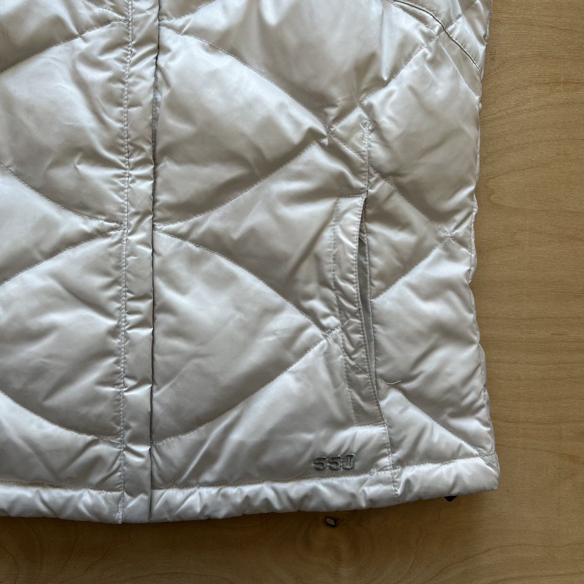 The North Face The North Face 550 Puffer Vest Women's Small White Full Zip Size S / US 4 / IT 40 - 2 Thumbnail