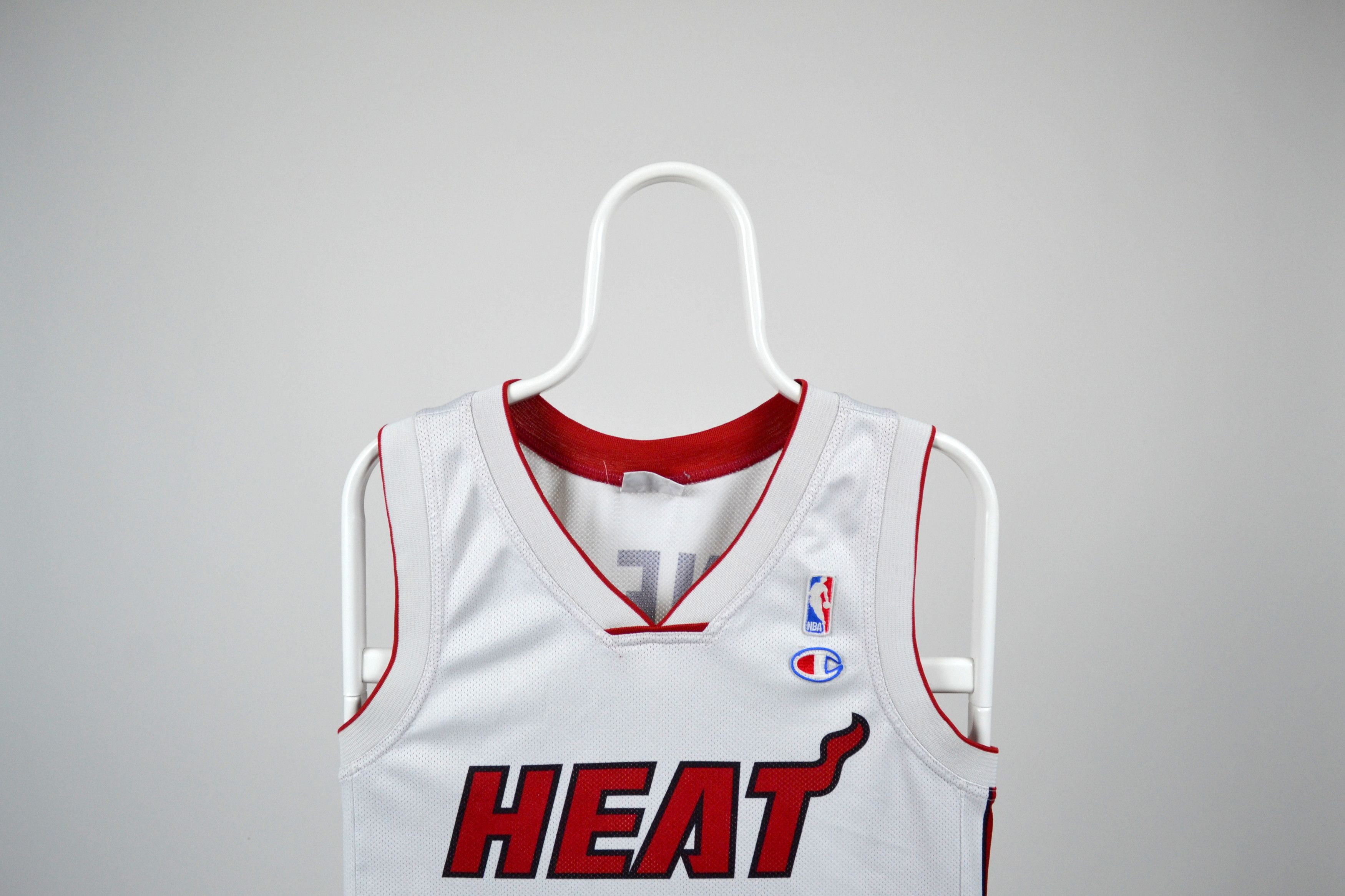 Champion × NBA × Vintage Vintage Champion Miami Heat Shaquille O'neal 32 NBA Jersey Size US M / EU 48-50 / 2 - 2 Thumbnail