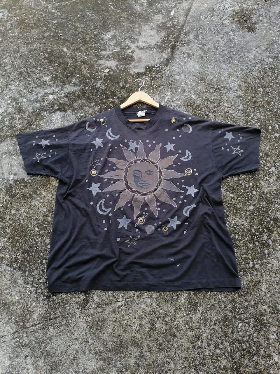 Vintage Sun And Moon Rare Design Tee