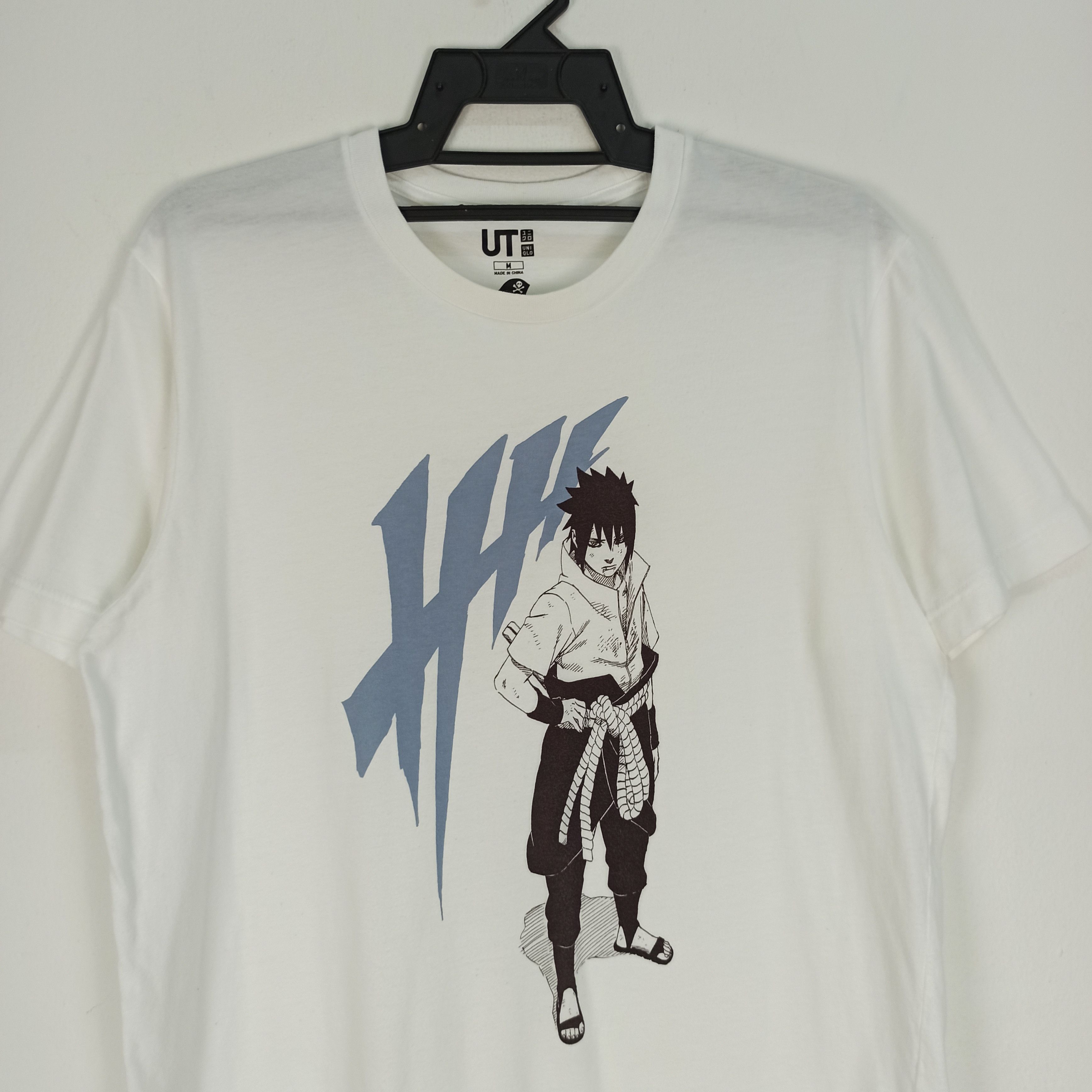Anime Rare ANime Naruto Sasuke X Uniqlo Tshirt Size US M / EU 48-50 / 2 - 2 Thumbnail