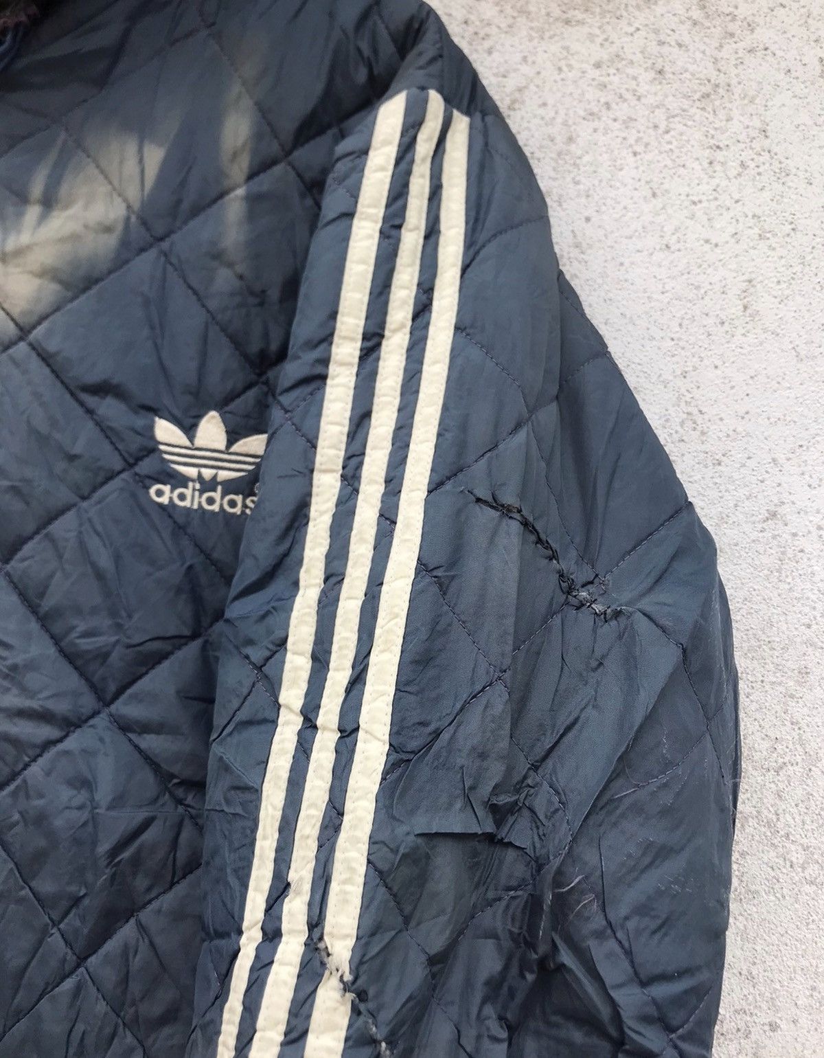 Adidas × Vintage Vintage Thrashed Faded Adidas Quilted Zip Up hoodie Jacket Size US L / EU 52-54 / 3 - 3 Thumbnail