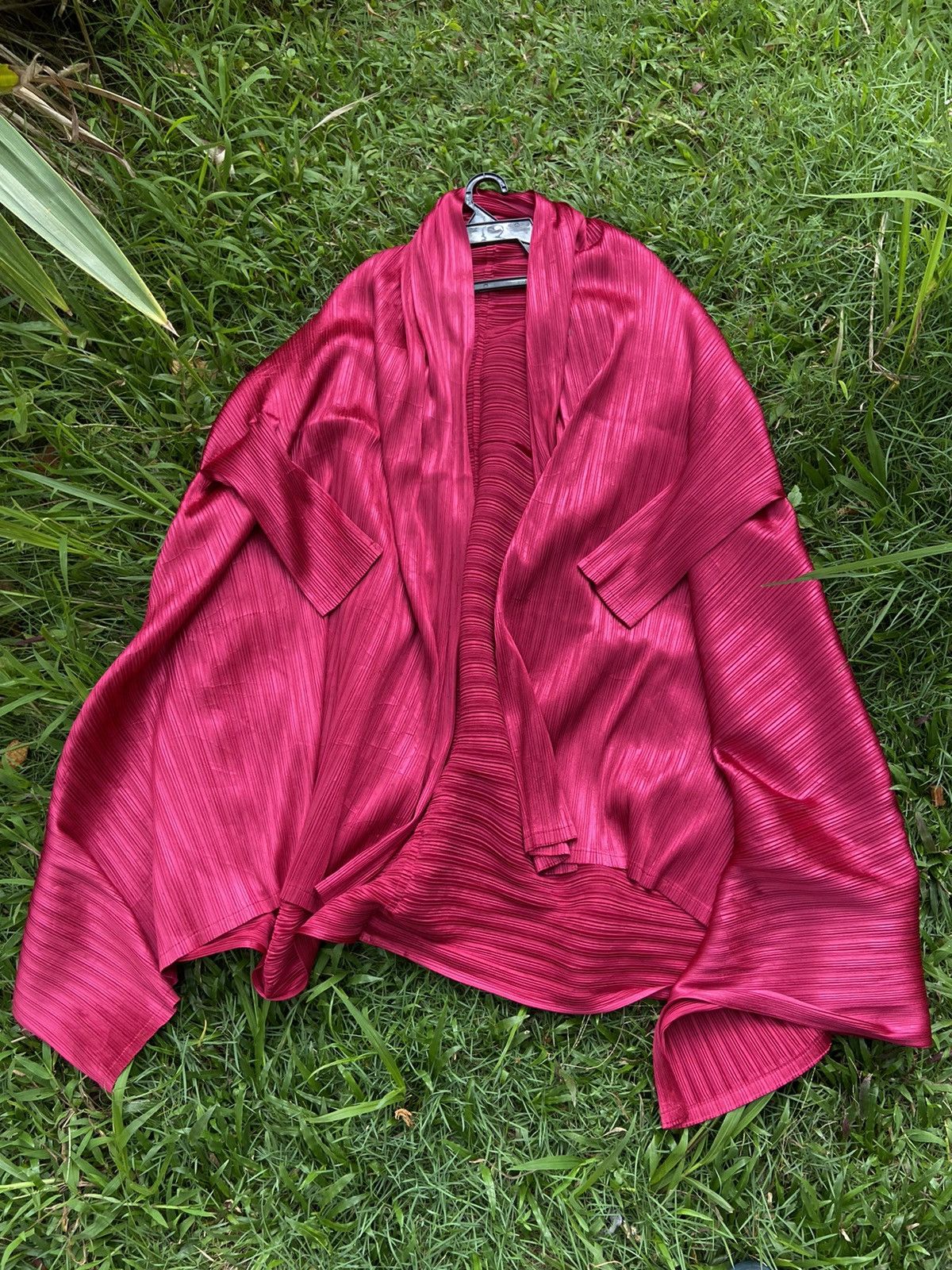 Pleats Please Issey Miyake Issey Miyake Pleats Please Red Cardigan Size M-L Size US L / EU 52-54 / 3 - 8 Thumbnail