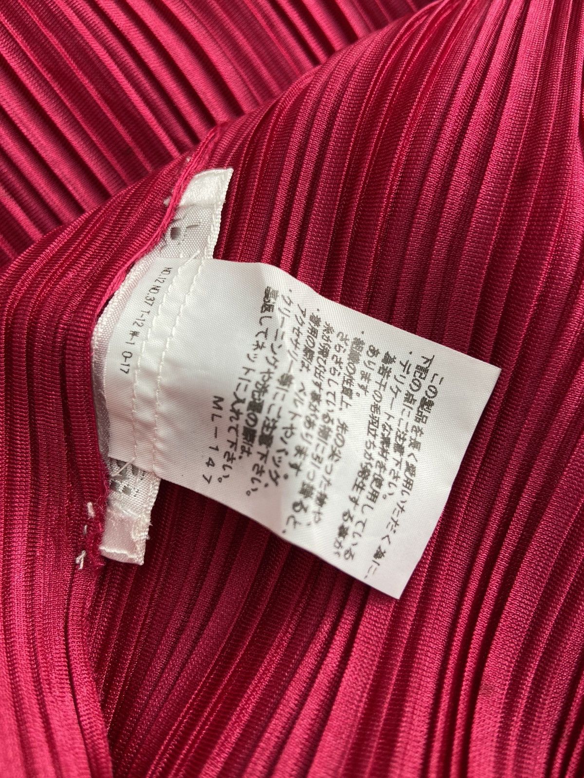 Pleats Please Issey Miyake Issey Miyake Pleats Please Red Cardigan Size M-L Size US L / EU 52-54 / 3 - 10 Thumbnail