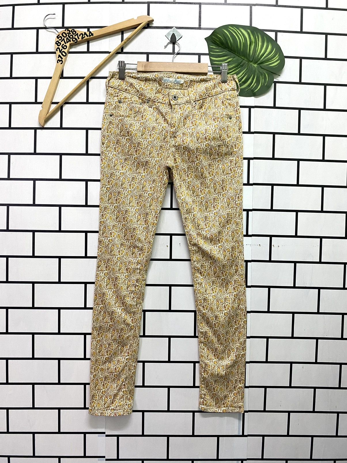 image of EArth Music & Ecology X Liberty Art Fabrics Floral Design in Yellow, Men's (Size 28)