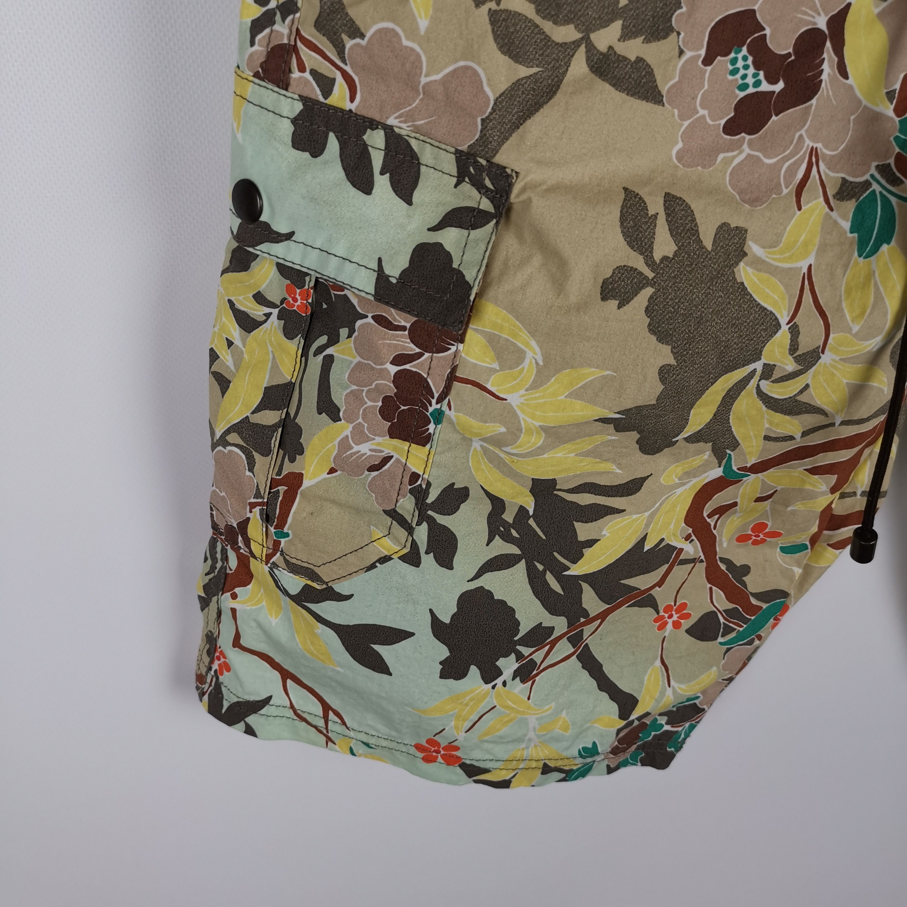 H&M Matthew Williamson for H&M flower pattern shorts Size US 32 / EU 48 - 5 Thumbnail
