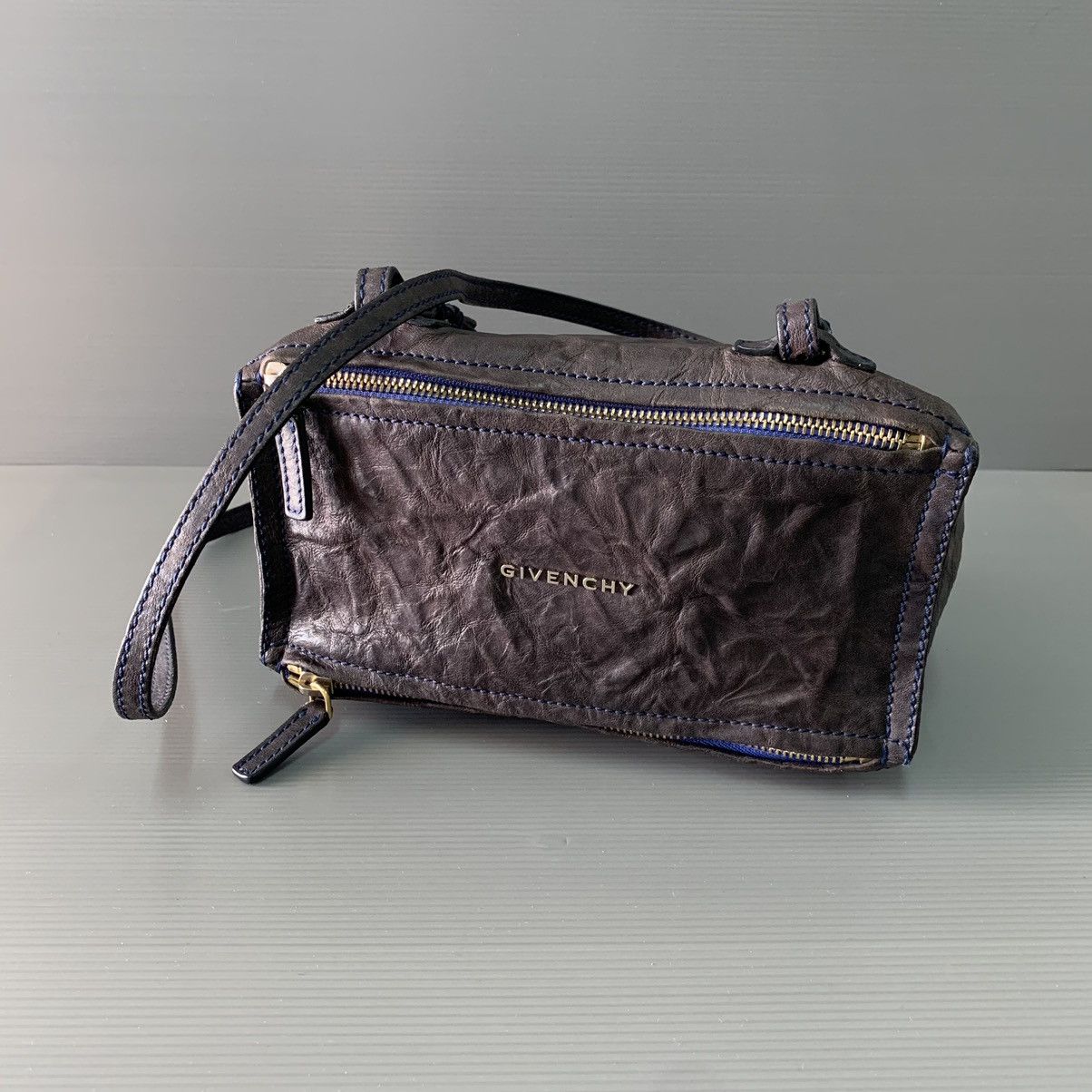Givenchy Givenchy Pandora Leather Slingbag Size ONE SIZE - 15 Thumbnail