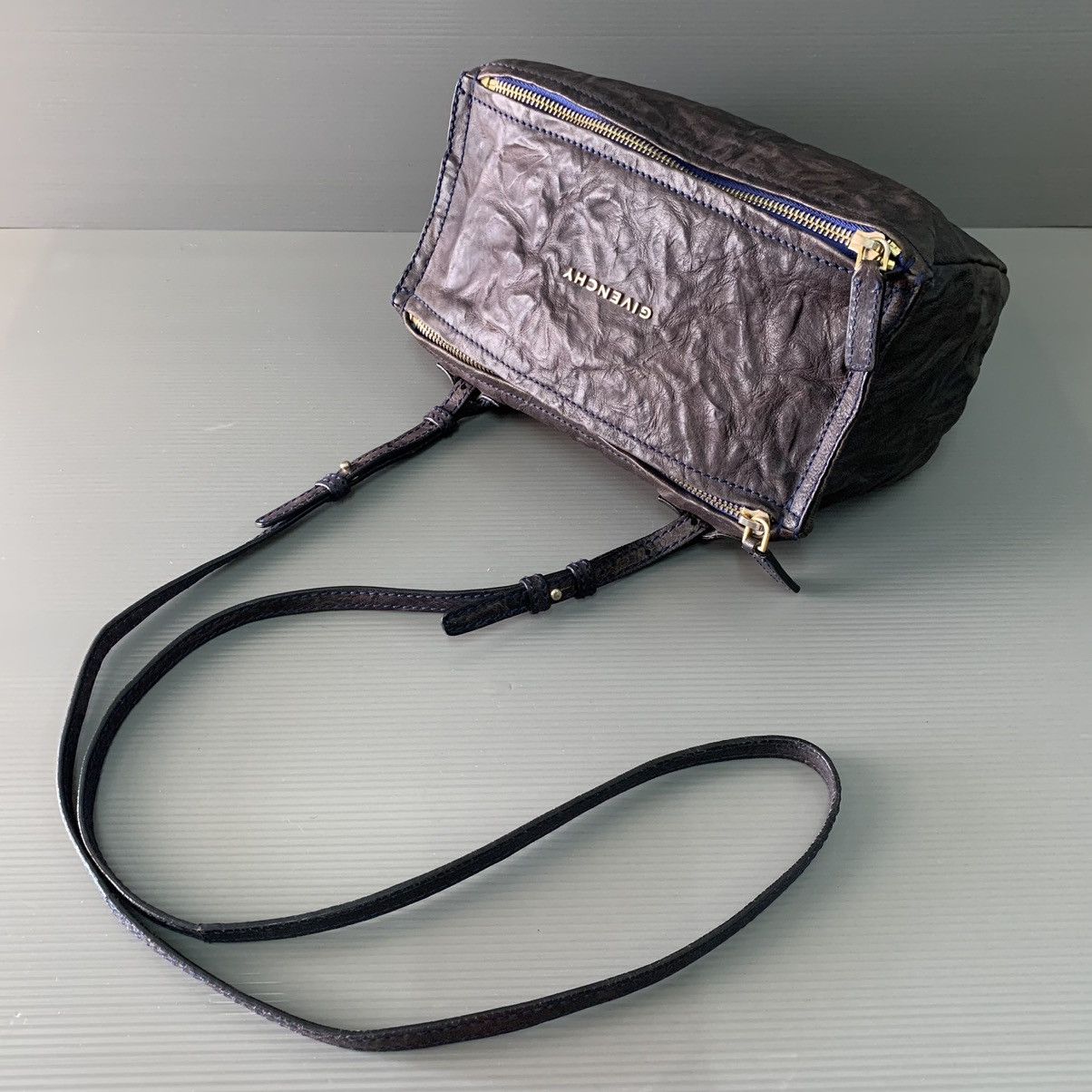 Givenchy Givenchy Pandora Leather Slingbag Size ONE SIZE - 13 Thumbnail