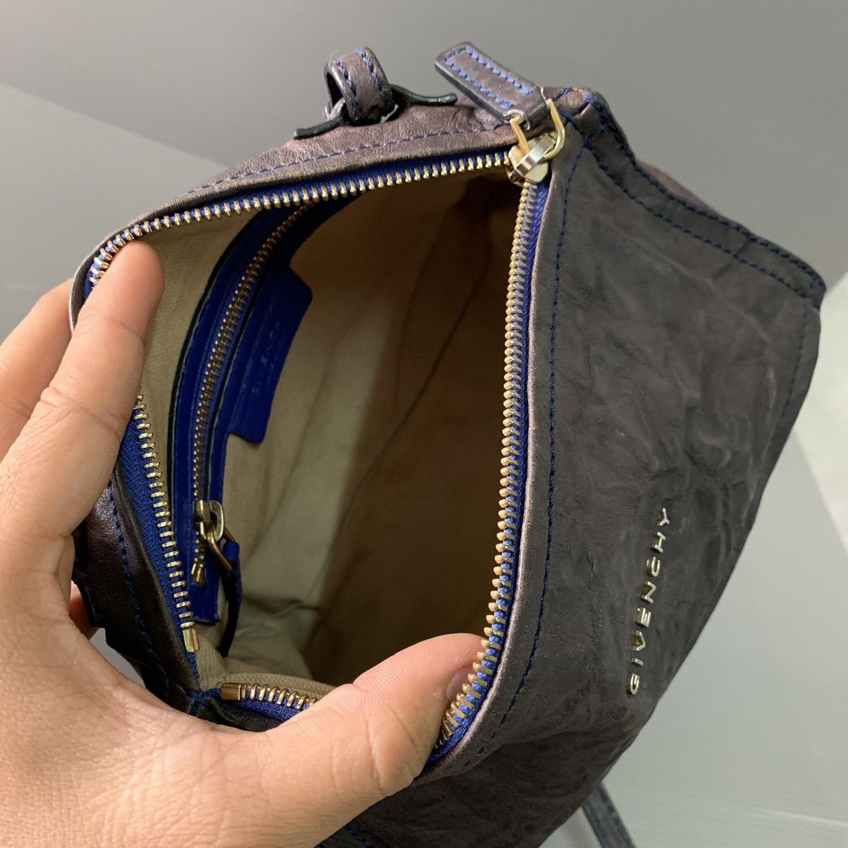 Givenchy Givenchy Pandora Leather Slingbag Size ONE SIZE - 16 Thumbnail