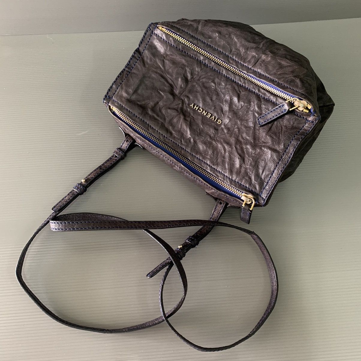 Givenchy Givenchy Pandora Leather Slingbag Size ONE SIZE - 2 Thumbnail