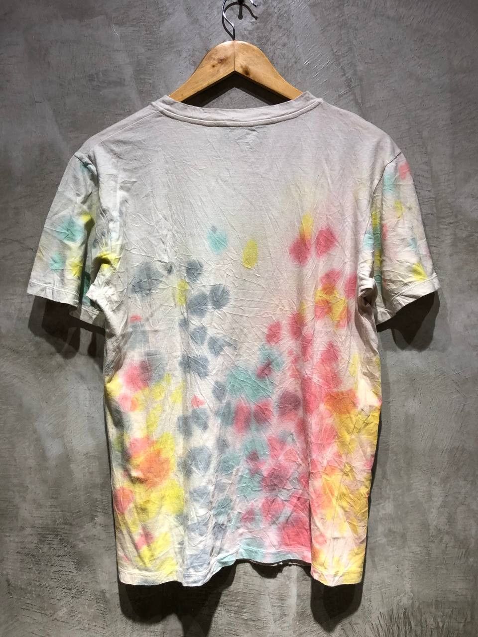 Gucci Gucci Logo Multicolored dyed tee Size US M / EU 48-50 / 2 - 2 Thumbnail