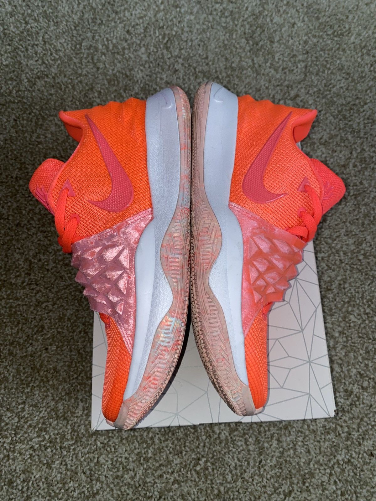 Nike Kyrie Low “Hot Punch” Size US 11 / EU 44 - 5 Thumbnail