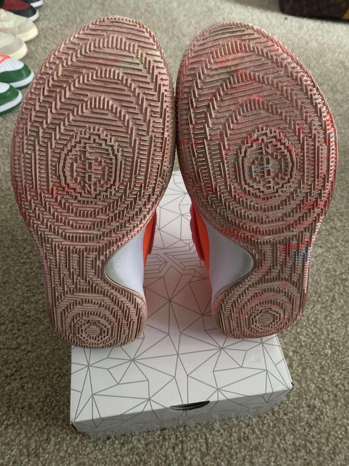Nike Kyrie Low “Hot Punch” Size US 11 / EU 44 - 6 Thumbnail